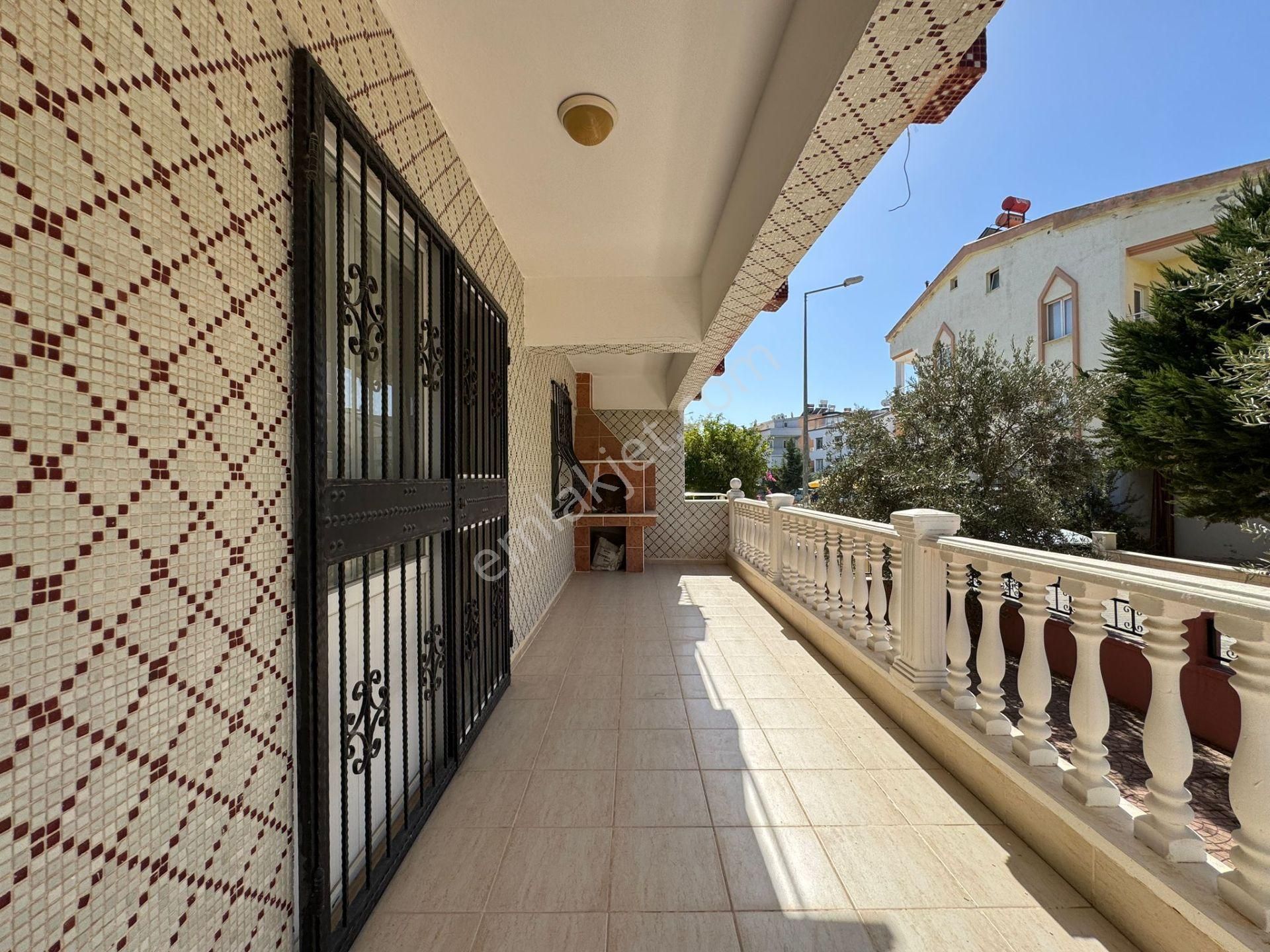 Didim Altınkum’da Denize Yürüme Mesafesinde 3+1 Eşyalı, Teraslı,ayrı Mutfaklı, Bahçeli Villa - Görsel 3