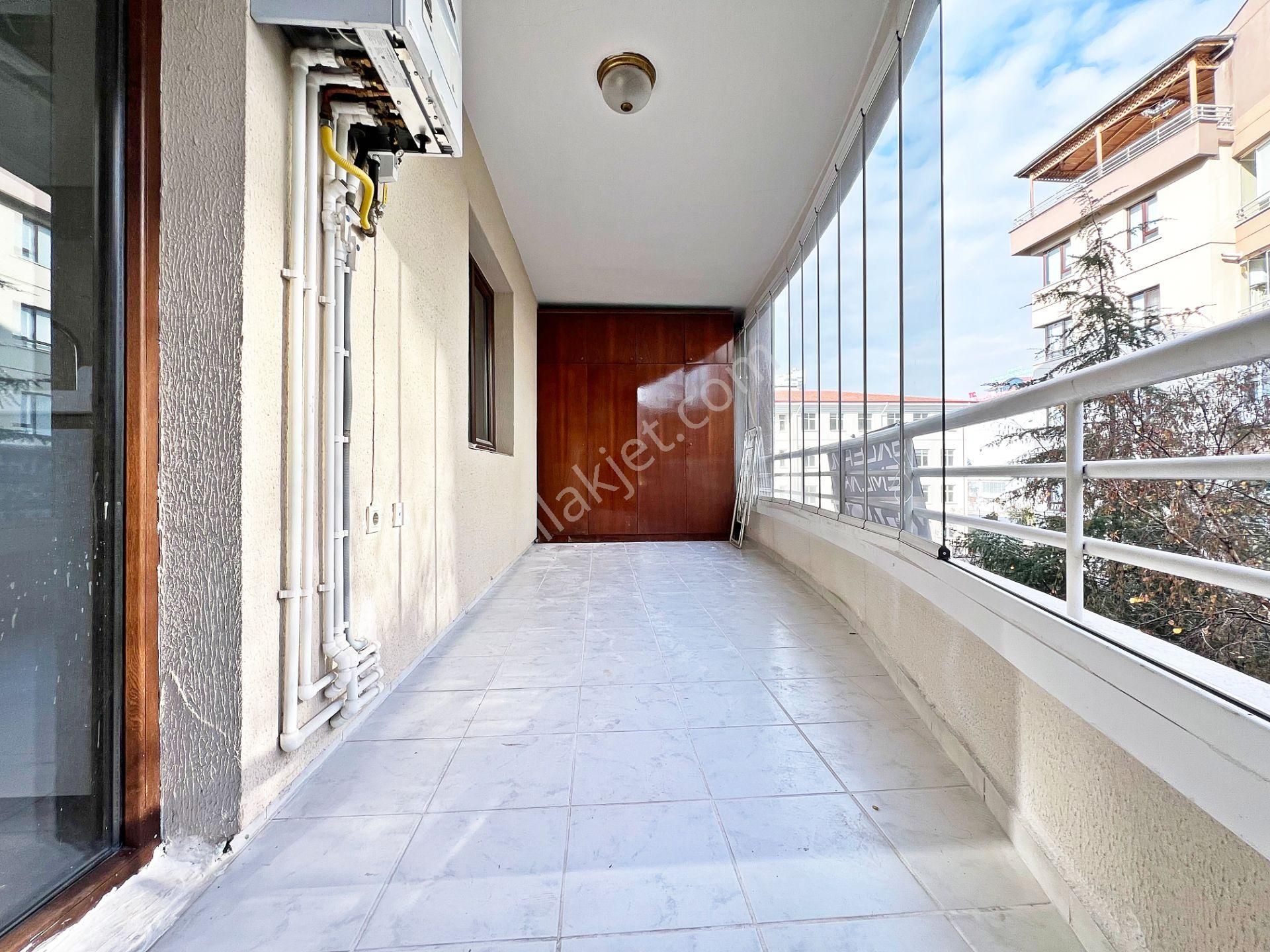 Etlik Şehir Hastanesi Karşısı Yıldız Sitesinde Ebeveyn Banyolu 3+1 Asansörlü 165 M²!! - Görsel 13