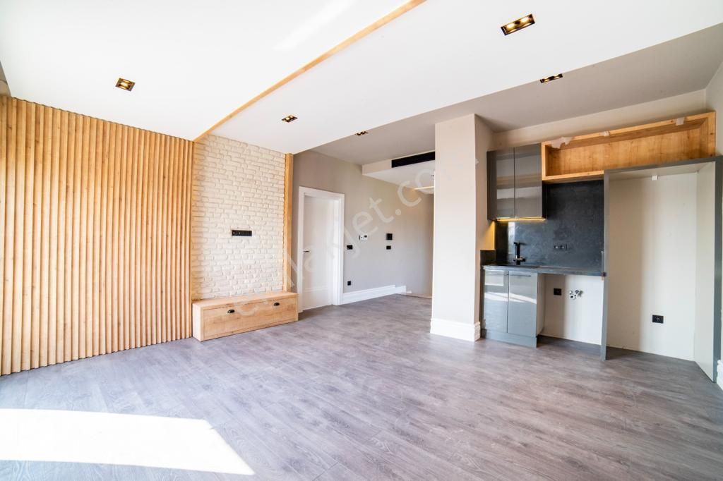 Lara Güzelobada Sahile Yakın Full Donanımlı 5+1 Lüks Villa - Görsel 3