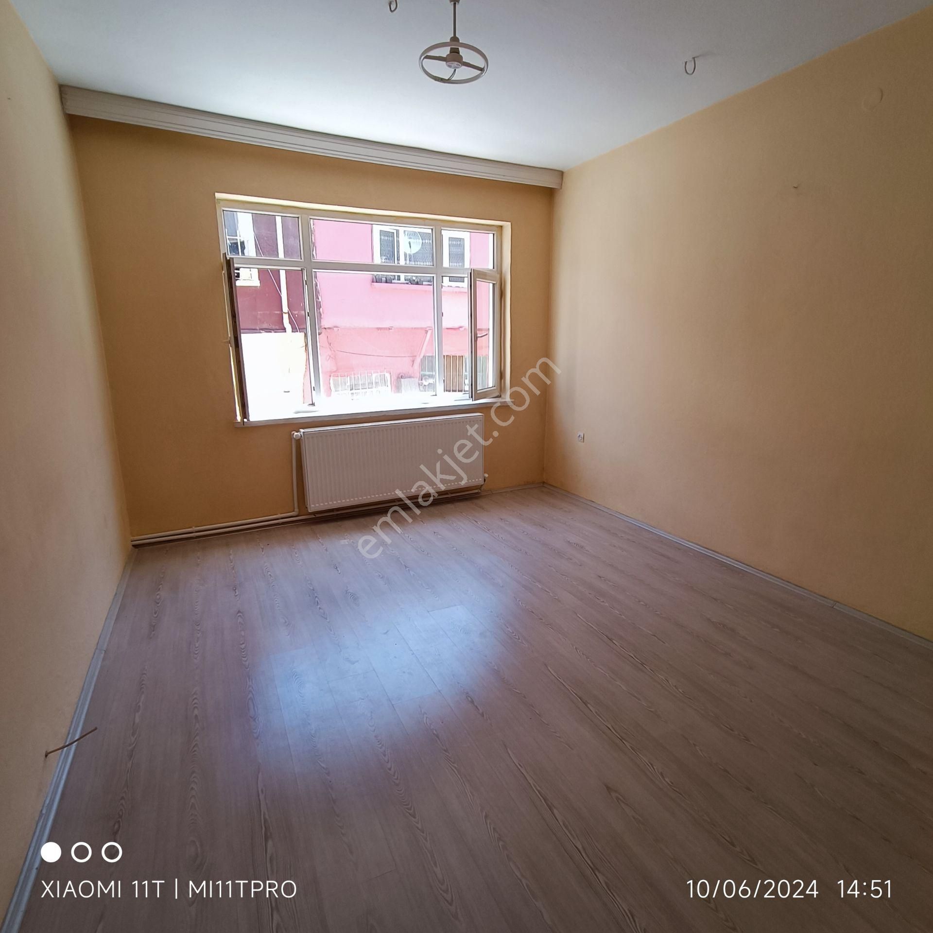 Elit Emlak'tan Satılık Müstakil Ev 2 Katlı 5+1 Bodrum Teras Bahçe Var - Görsel 5