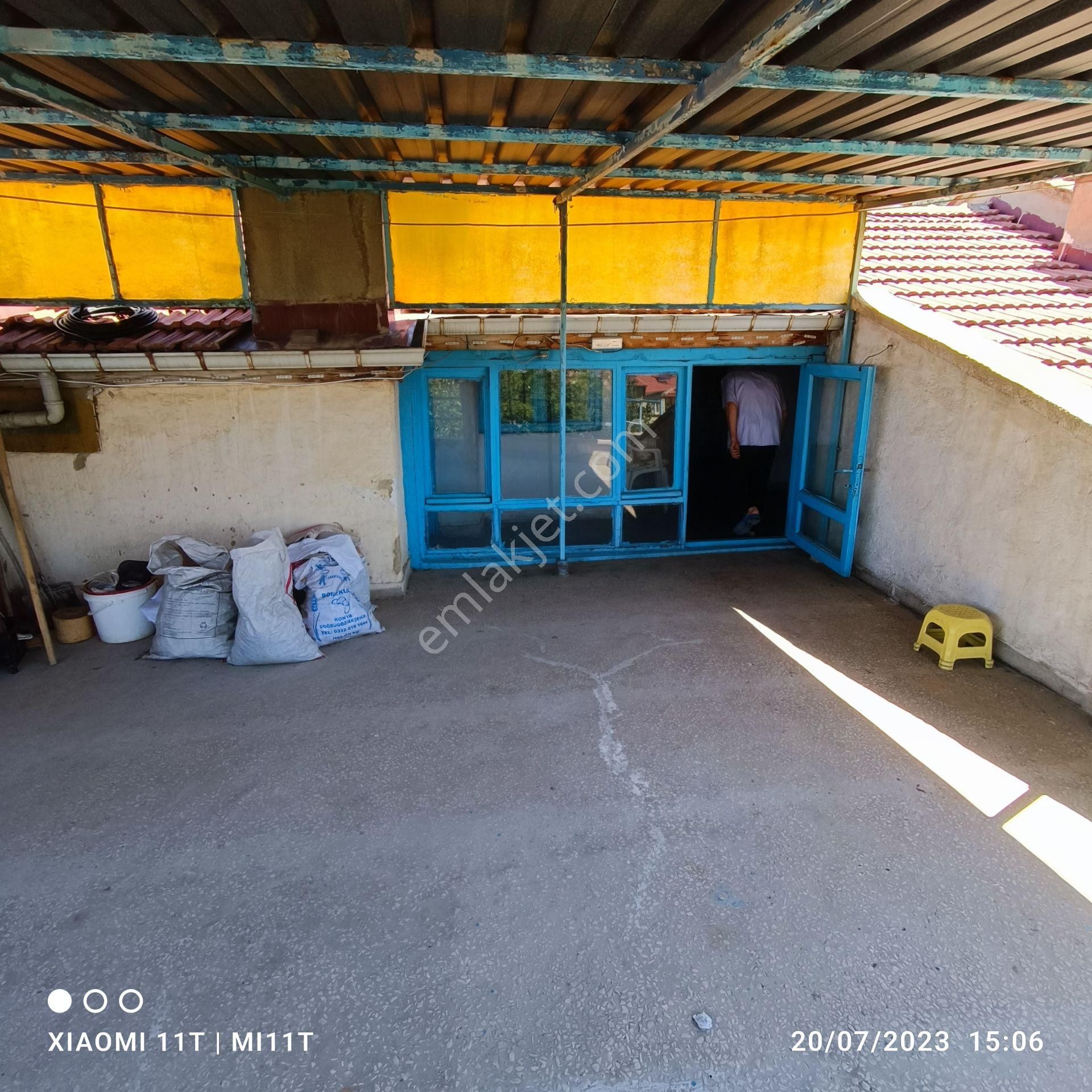 Elit Emlak'tan Satılık Müstakil Ev 2 Katlı 5+1 Bodrum Teras Bahçe Var - Görsel 30