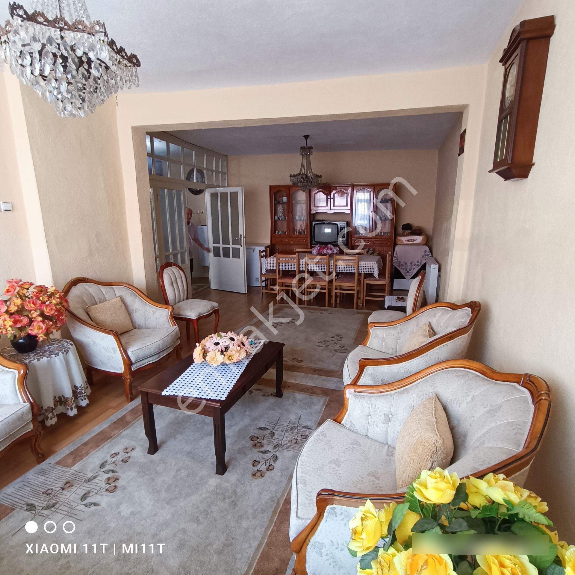 Elit Emlak'tan Satılık Müstakil Ev 2 Katlı 5+1 Bodrum Teras Bahçe Var - Görsel 13