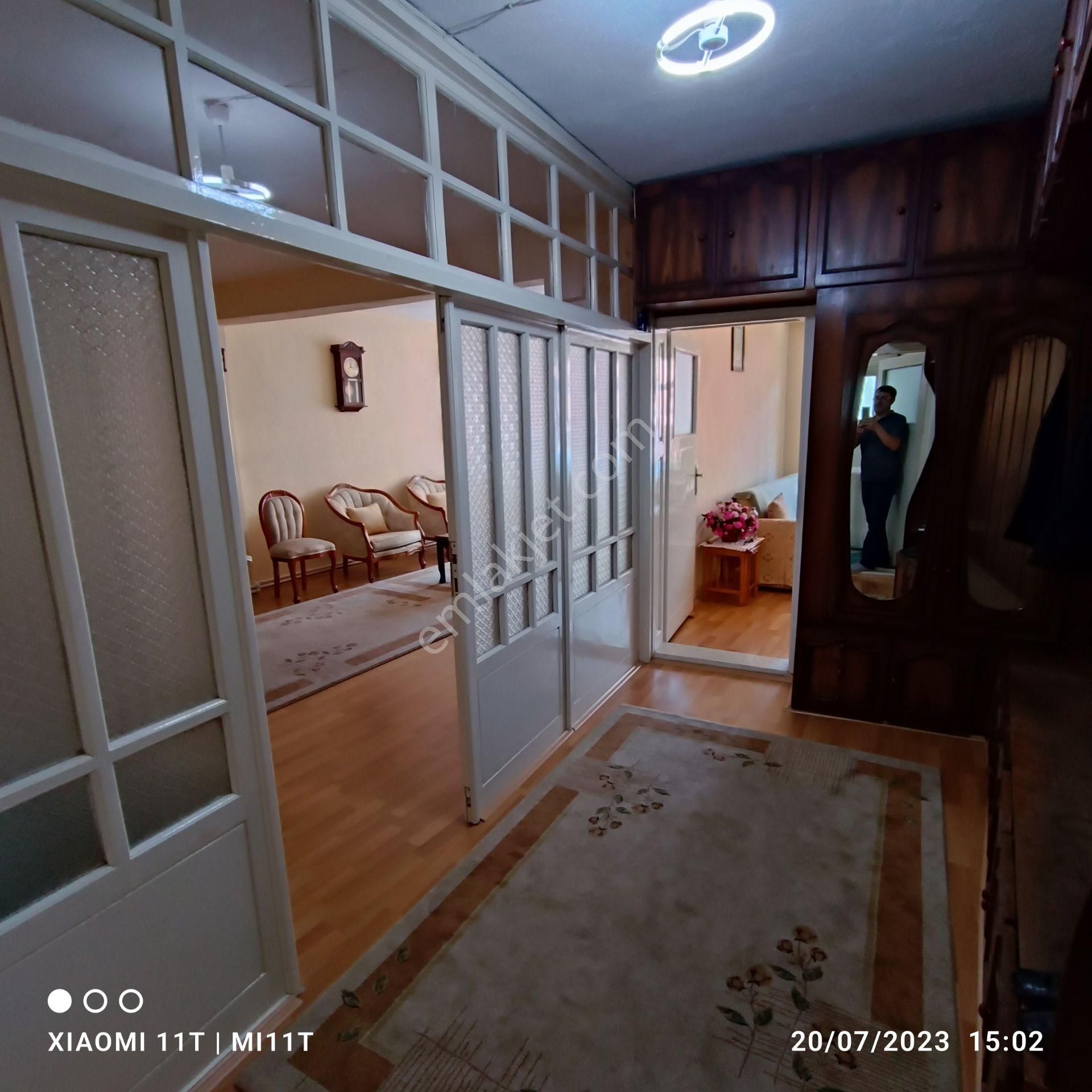 Elit Emlak'tan Satılık Müstakil Ev 2 Katlı 5+1 Bodrum Teras Bahçe Var - Görsel 15