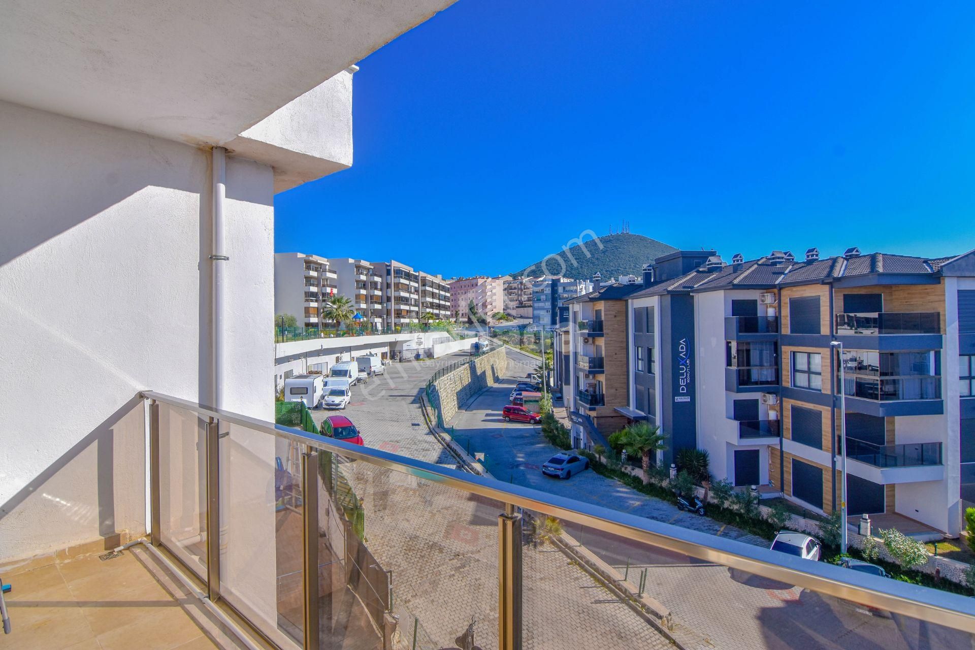 Kuşadası Ege Mahallesi'nde Full Şehir Manzaralı 2+1 Daire - Görsel 12