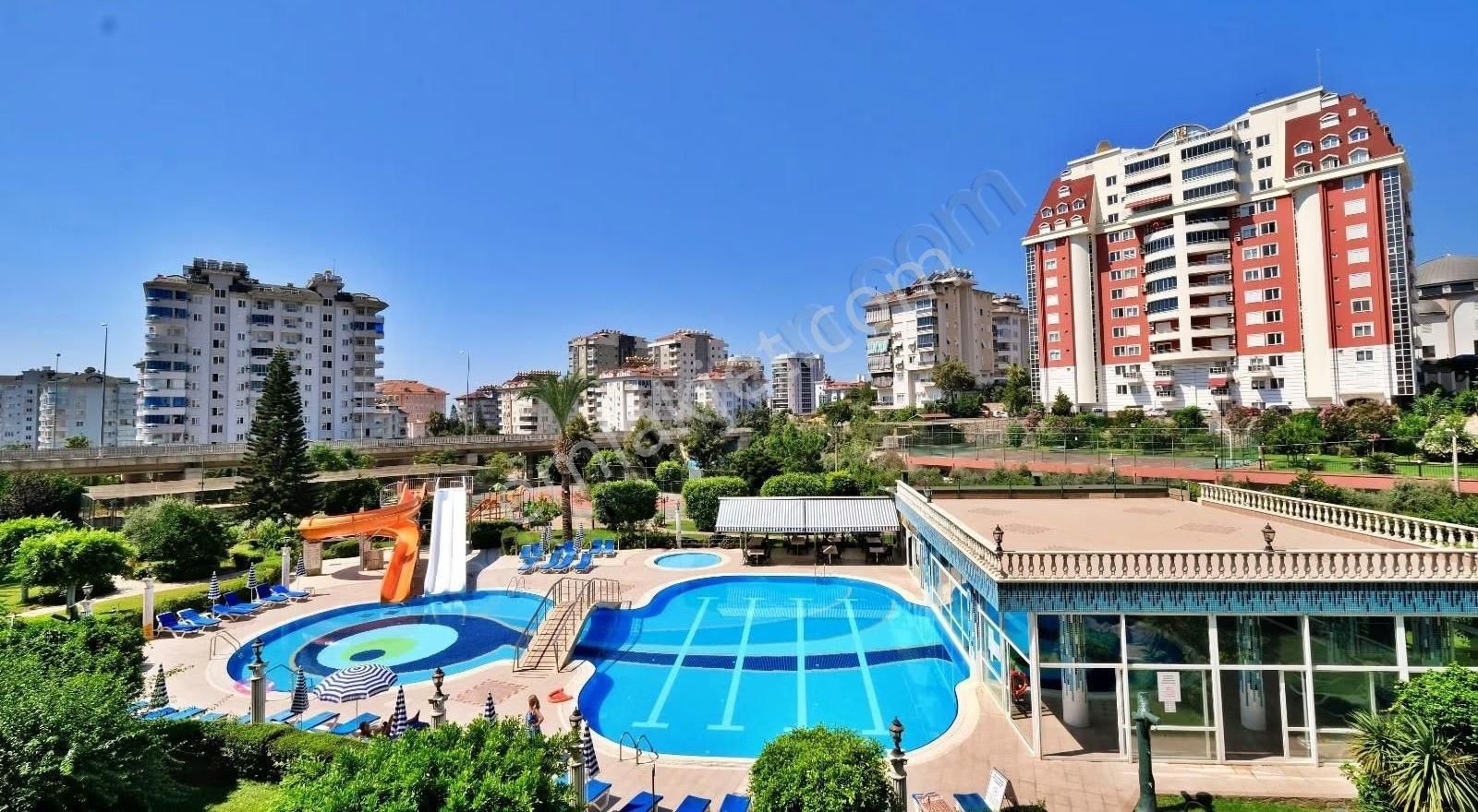 Alanya Cikcilli Kapalı Açık Havuzlu Lüks Sitede Eşyalı Satılık