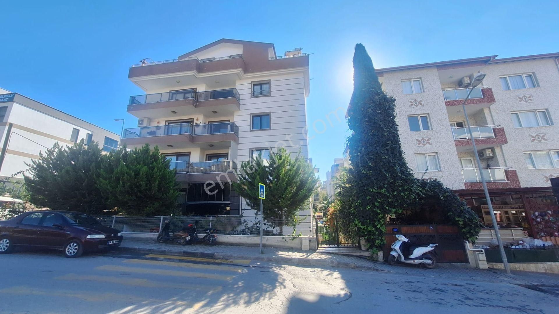 Kuşadası Ege Mahallesinde Satılık Bahçe Katı Geniş Daire - Görsel 2