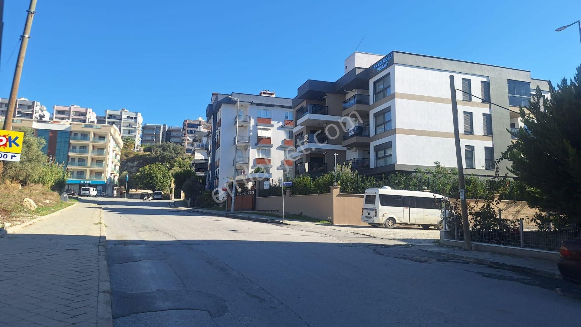 Kuşadası Ege Mahallesinde Satılık Bahçe Katı Geniş Daire - Görsel 4