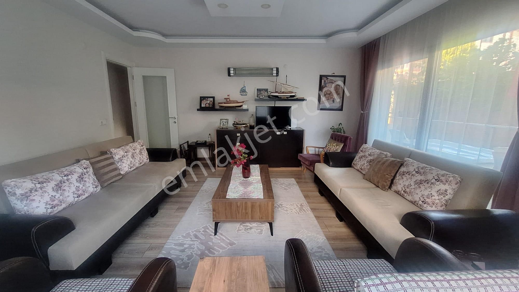 Kuşadası Ege Mahallesinde Satılık Bahçe Katı Geniş Daire - Görsel 14