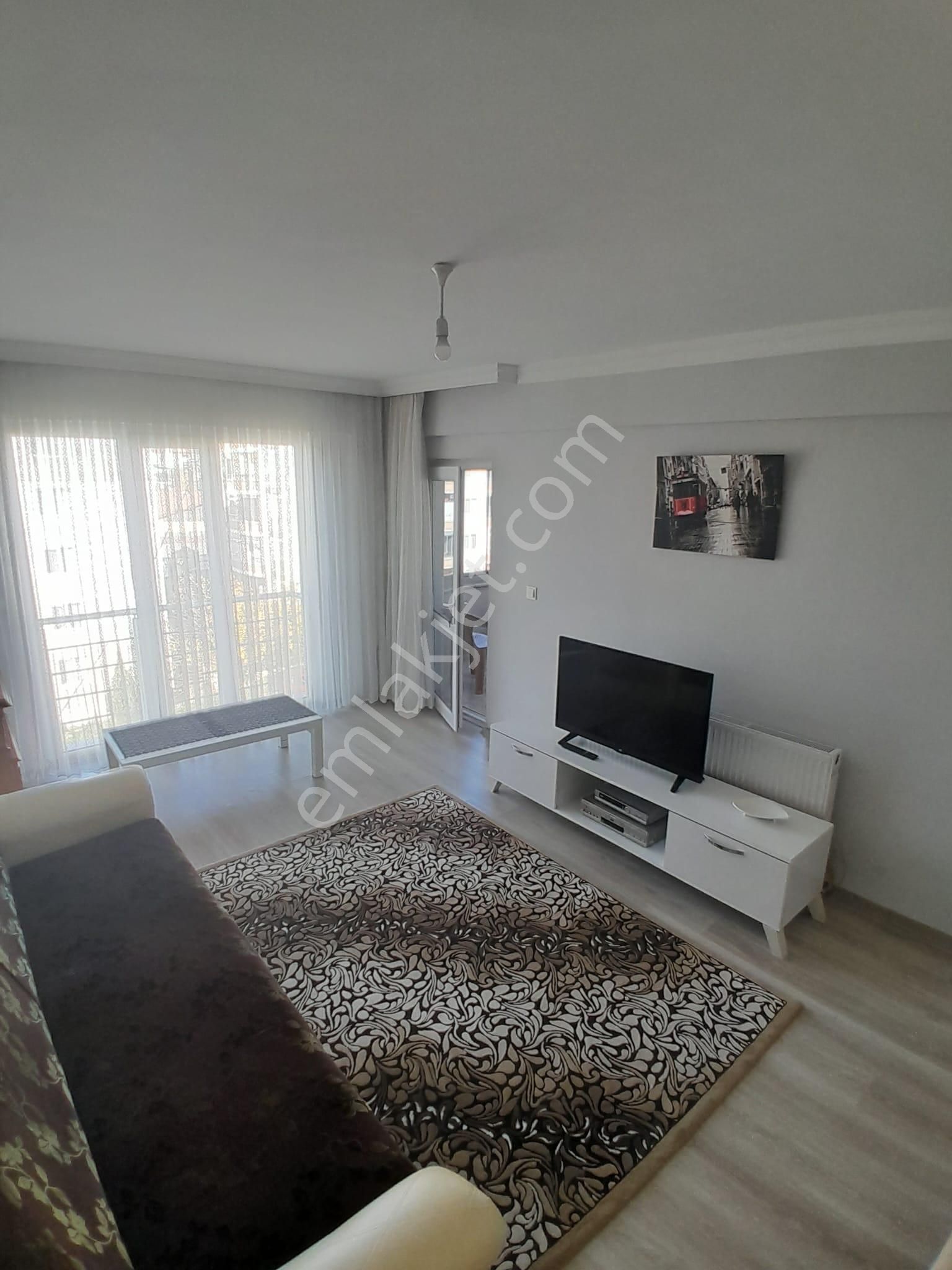 Tekirdağ S.paşa 100.yıl Mah Asansörlü Full Eşyalı Balkonlu Kiralık Daire
