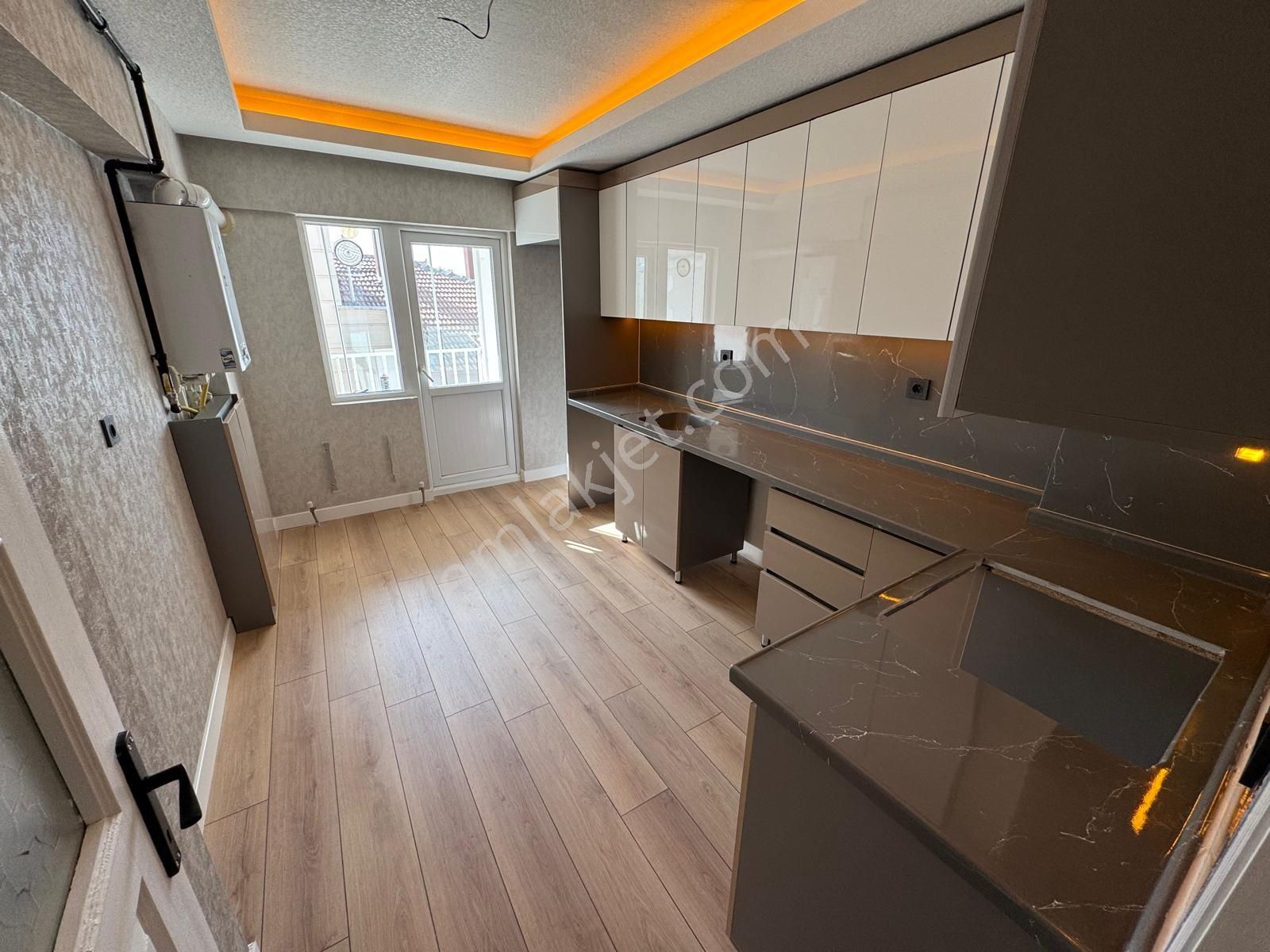 Sancaktepe Mahallesi'nde Full Lüks Yapılı 3+1 Daire!