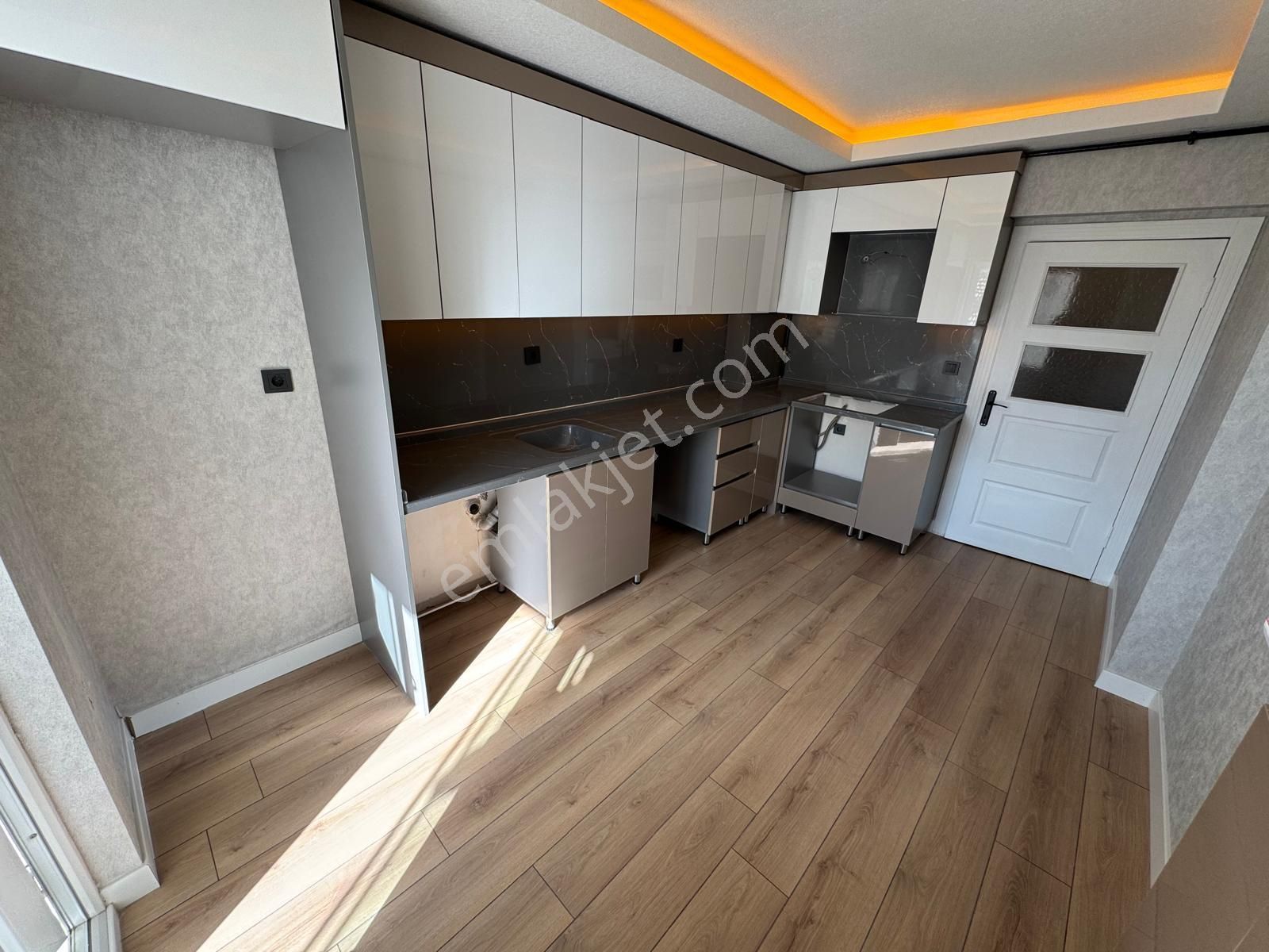 Sancaktepe Mahallesi'nde Full Lüks Yapılı 3+1 Daire! - Görsel 3