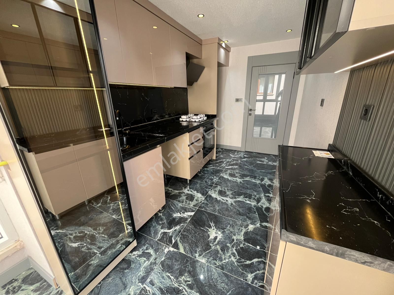 Yunus Emre Mahallesi'nde Full+full Lüks Yapılı 2+1 Daire! - Görsel 5