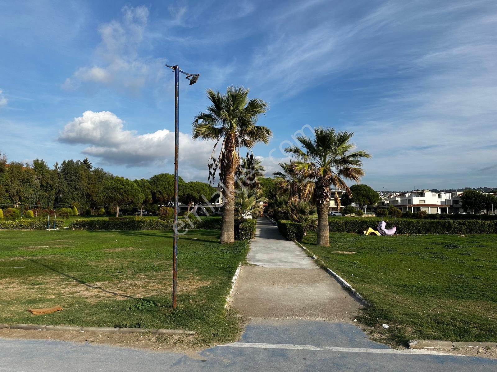 Kuşadası Karaova Denize Sıfır Sitede 3+1 - Görsel 2