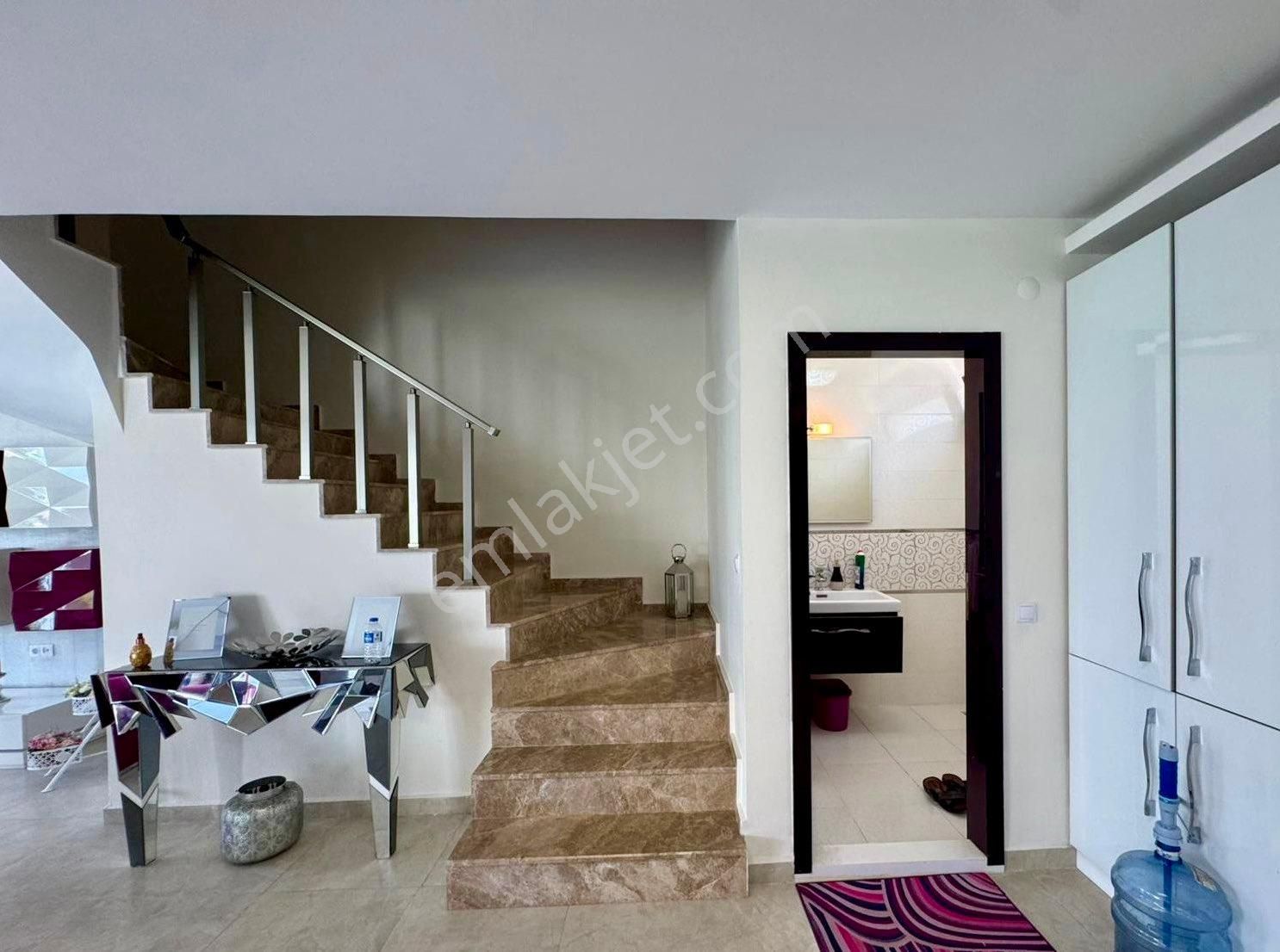 Karaovada Geniş Bahçeli Tek Müstakil Villa - Görsel 31