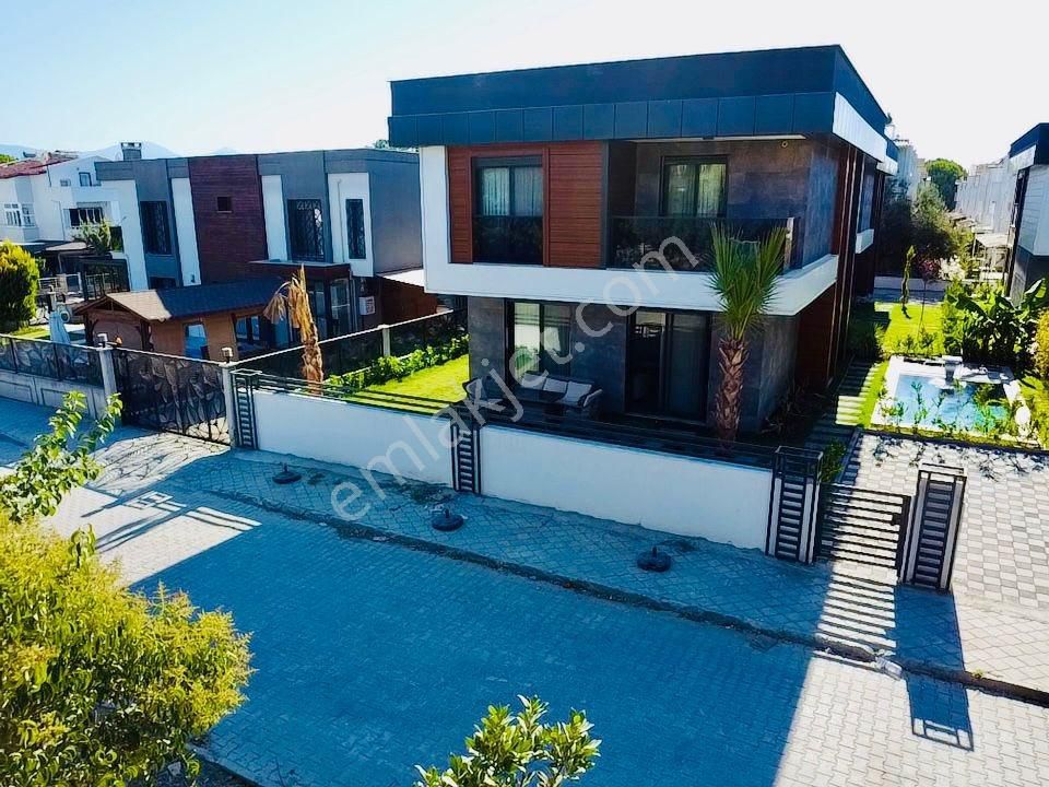 Denize 500 Metre Özel Havuzlu Müstakil 4+1 - Görsel 5