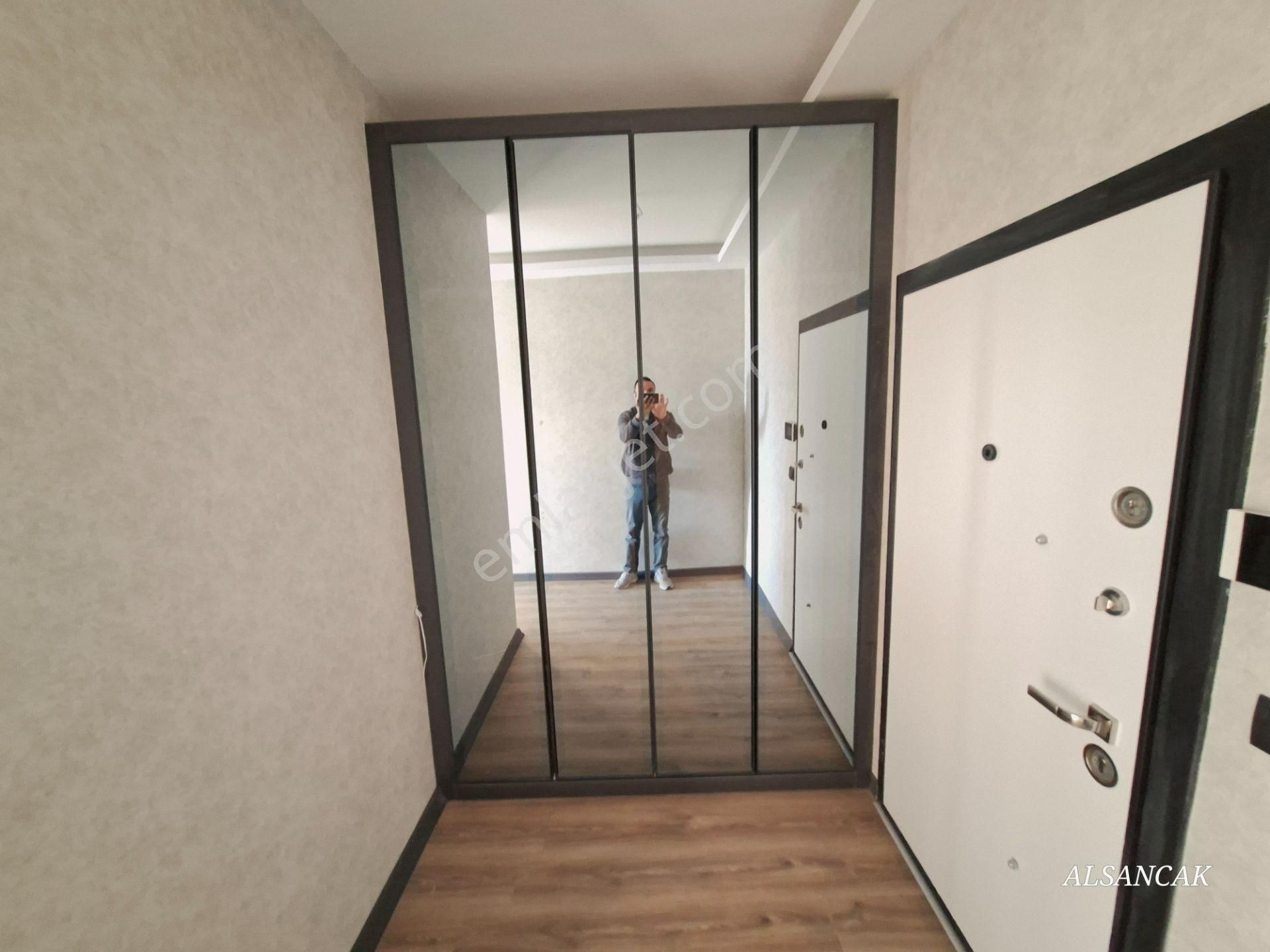 Site İçerisinde Katta Cam Balkonlu Geniş 2+1 Kiralık Lüks Daire - Görsel 13