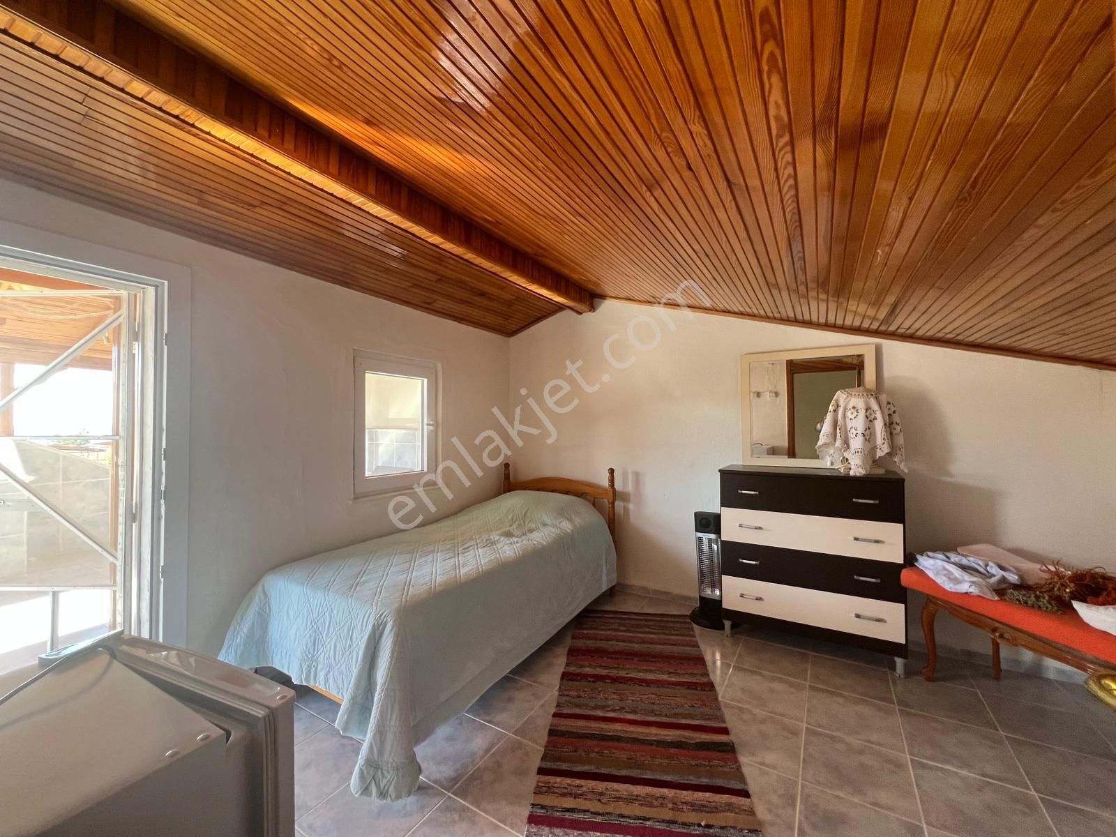 Aydın Akbük'te Satılık Merkezi Konumda Havuzlu Site İçerisinde Bahçeli Eşyasız Yazlık - Görsel 5