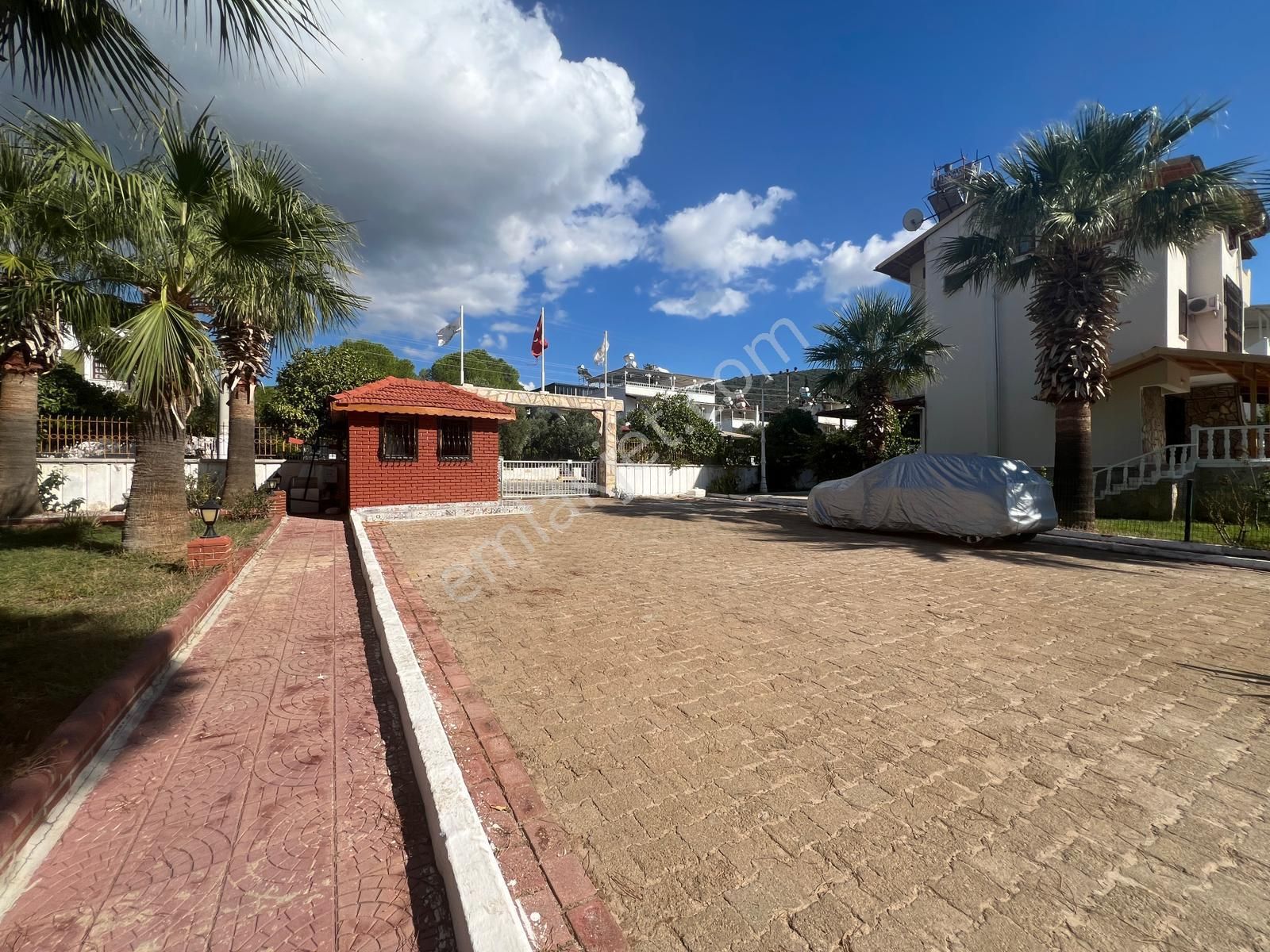 Aydın Akbük'te Satılık Merkezi Konumda Havuzlu Site İçerisinde Bahçeli Eşyasız Yazlık - Görsel 32