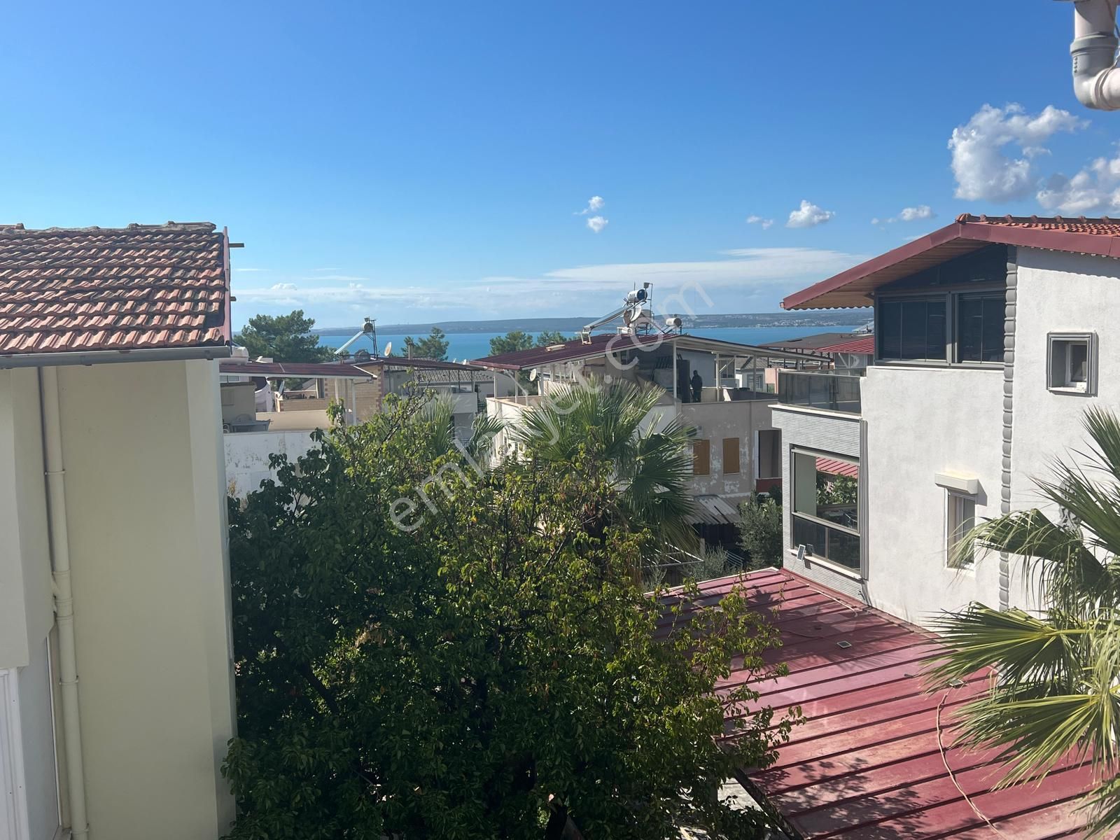 Aydın Akbük'te Satılık Merkezi Konumda Havuzlu Site İçerisinde Bahçeli Eşyasız Yazlık - Görsel 4