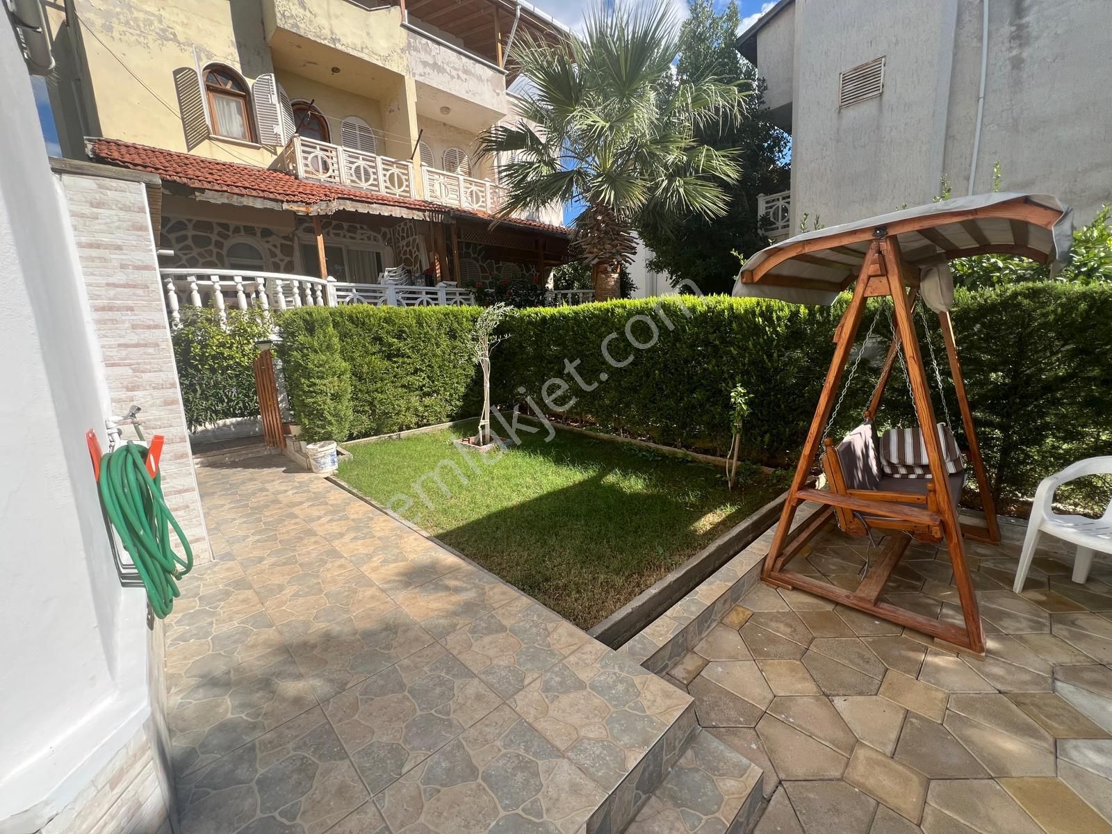 Aydın Akbük'te Satılık Merkezi Konumda Havuzlu Site İçerisinde Bahçeli Eşyasız Yazlık - Görsel 21