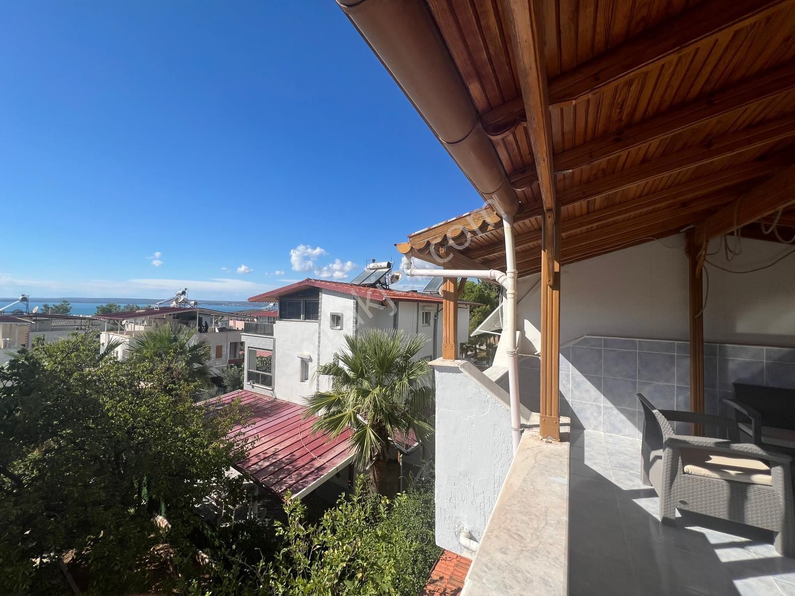 Aydın Akbük'te Satılık Merkezi Konumda Havuzlu Site İçerisinde Bahçeli Eşyasız Yazlık - Görsel 6