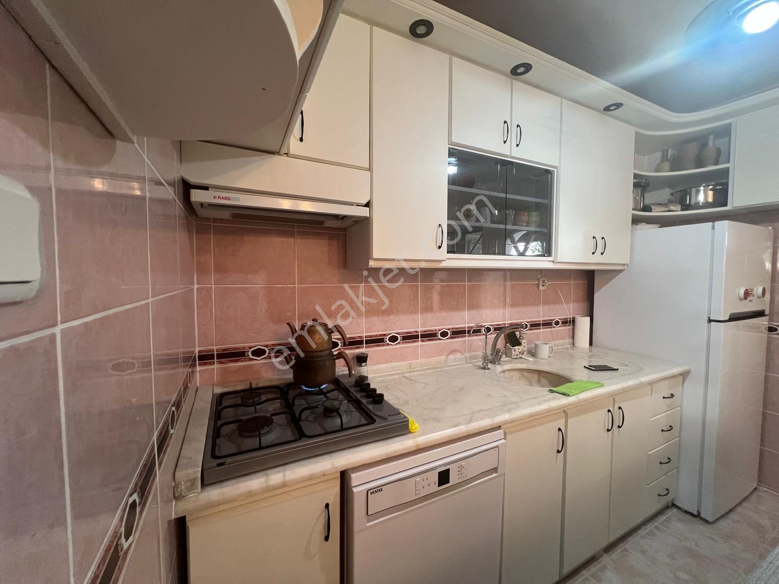 Aydın Akbük'te Satılık Merkezi Konumda Havuzlu Site İçerisinde Bahçeli Eşyasız Yazlık - Görsel 16