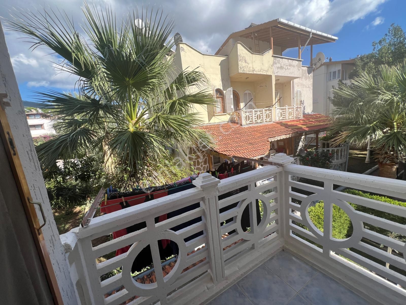 Aydın Akbük'te Satılık Merkezi Konumda Havuzlu Site İçerisinde Bahçeli Eşyasız Yazlık - Görsel 13