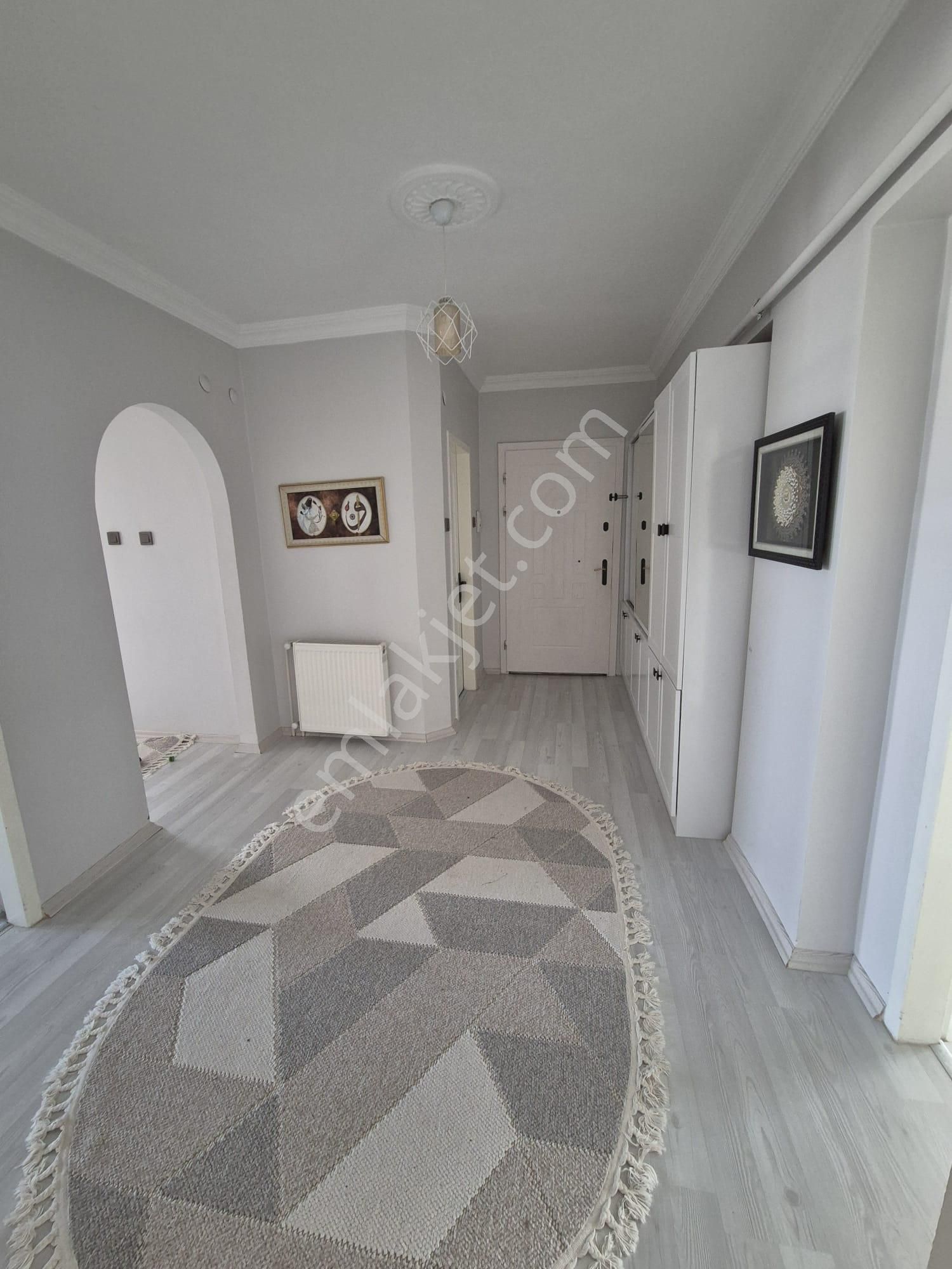 Kuzey Yıldızı'nda Site İçerisinde Full Yapılı Manzaralı Daire - Görsel 4