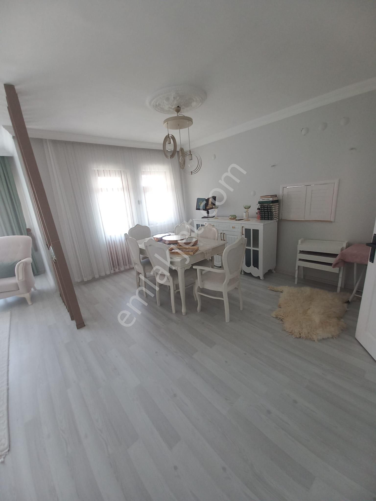 Kuzey Yıldızı'nda Site İçerisinde Full Yapılı Manzaralı Daire - Görsel 9