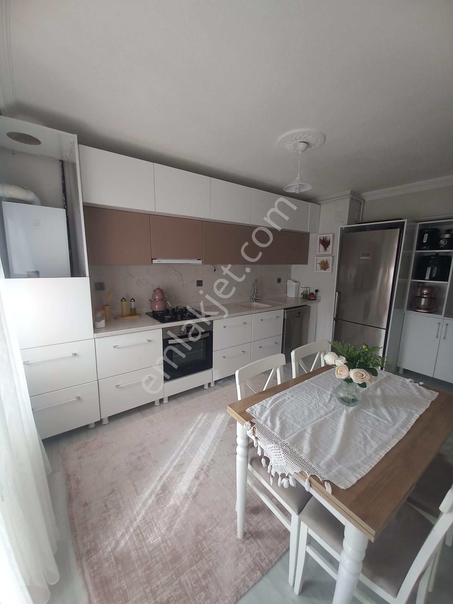 Kuzey Yıldızı'nda Site İçerisinde Full Yapılı Manzaralı Daire - Görsel 23