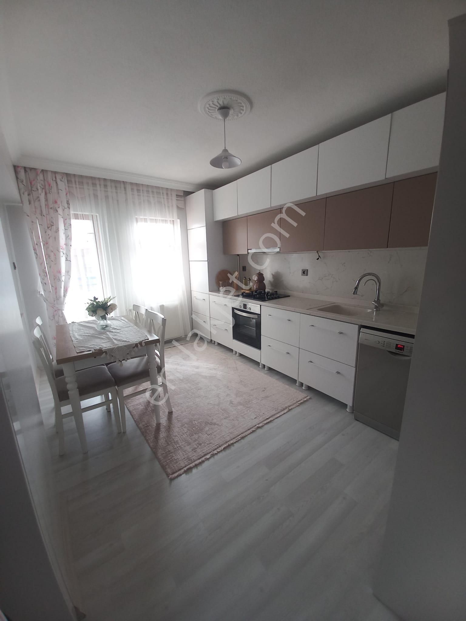 Kuzey Yıldızı'nda Site İçerisinde Full Yapılı Manzaralı Daire - Görsel 19