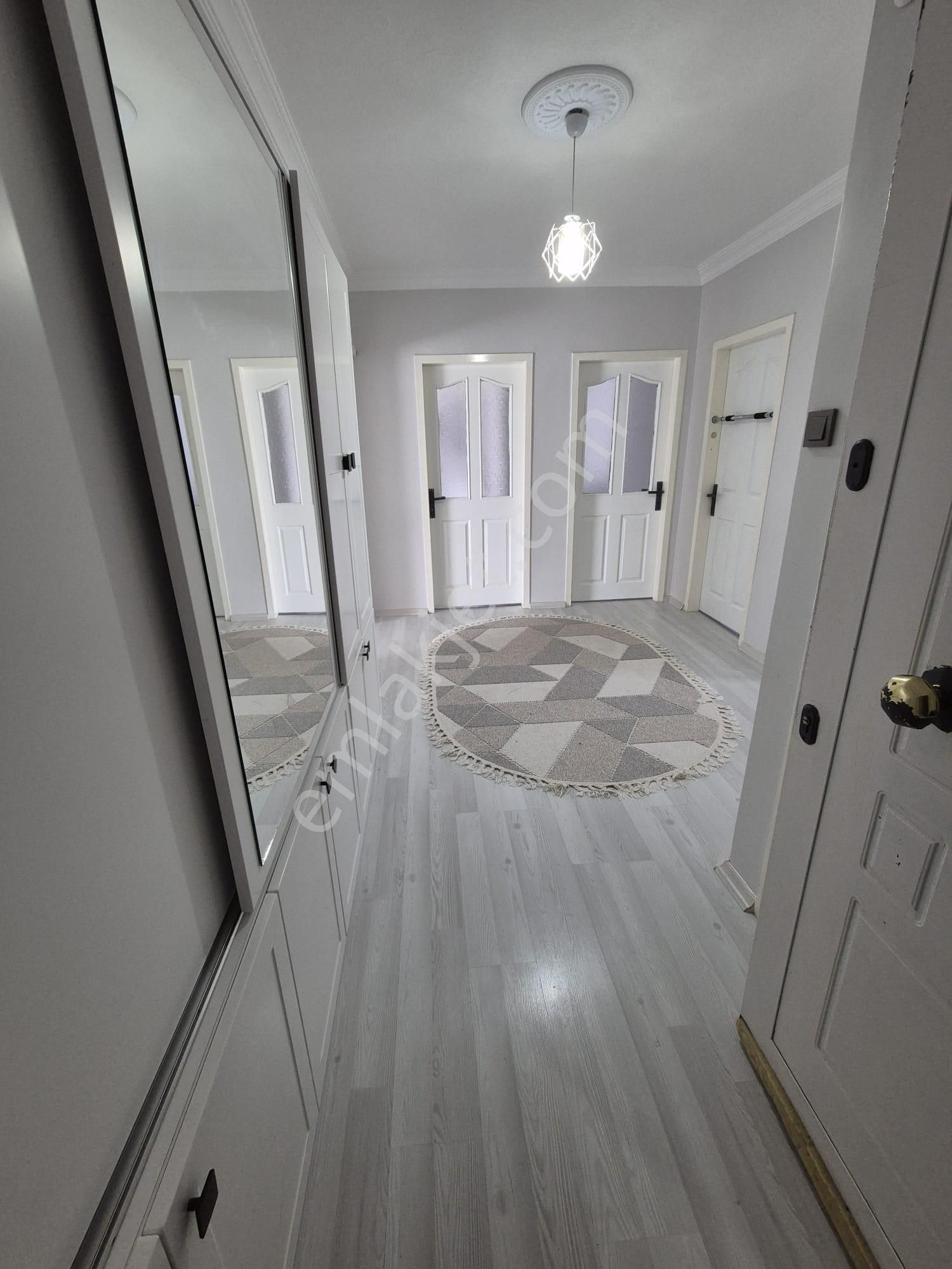 Kuzey Yıldızı'nda Site İçerisinde Full Yapılı Manzaralı Daire - Görsel 6