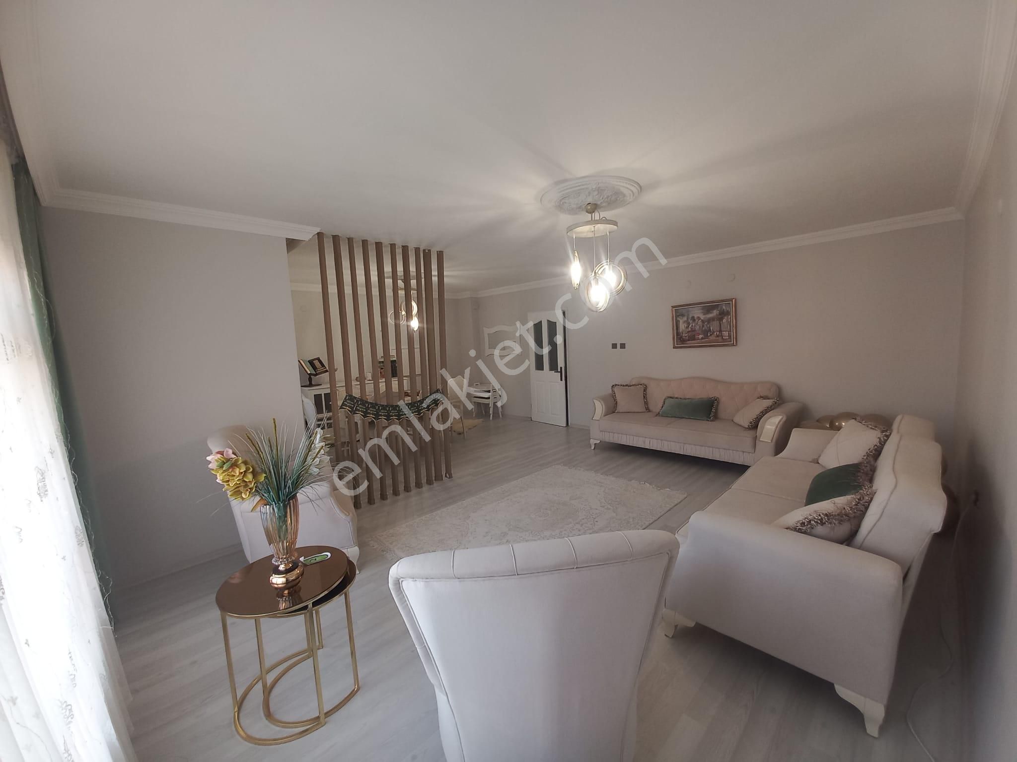 Kuzey Yıldızı'nda Site İçerisinde Full Yapılı Manzaralı Daire - Görsel 11