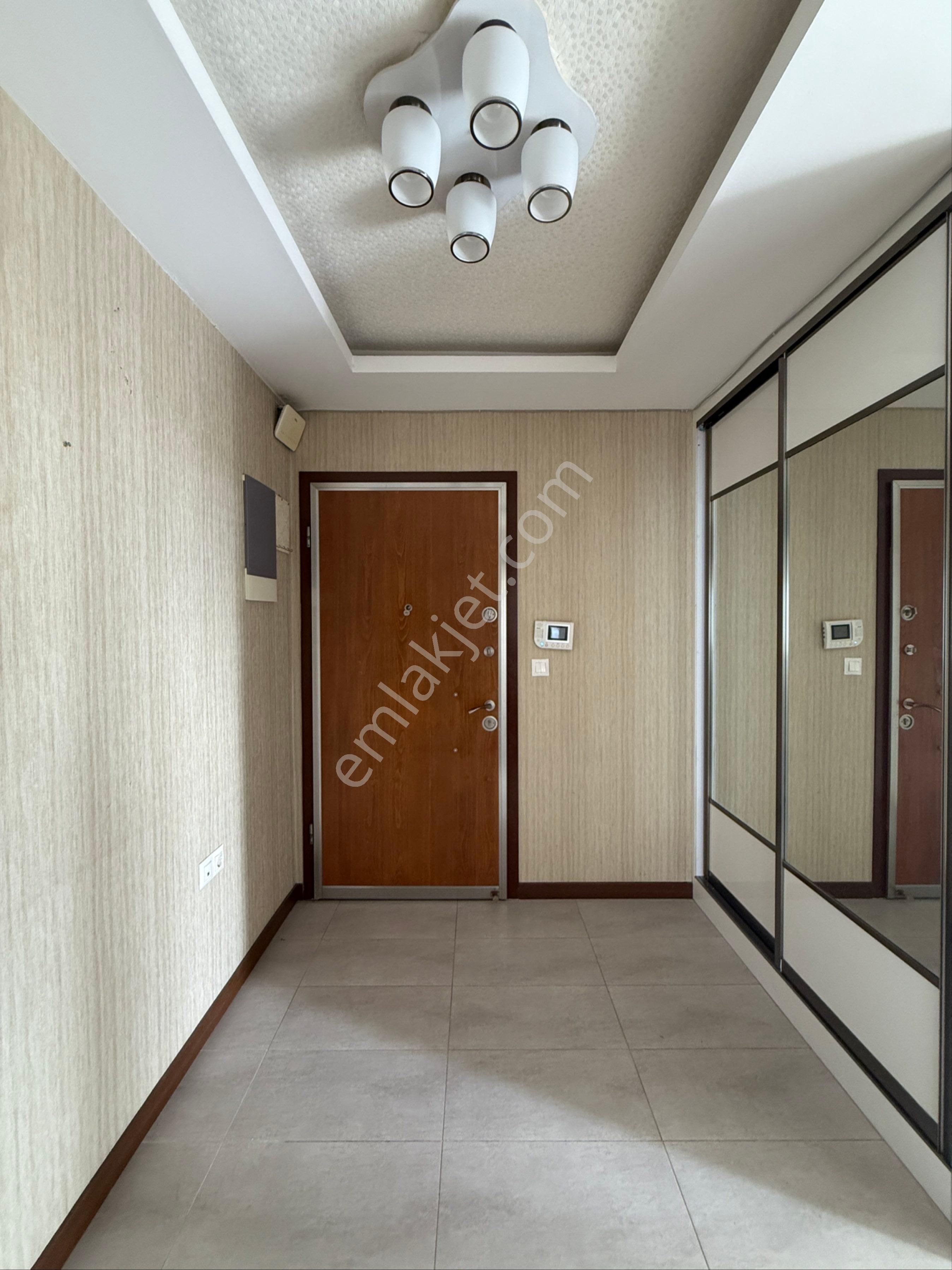 Remint’den Aydınlar Mahallesinde Geniş 4+1 Açık Mutfak Çift Banyo Giyinme Odalı Ultra Lüks Satılık!! - Görsel 14