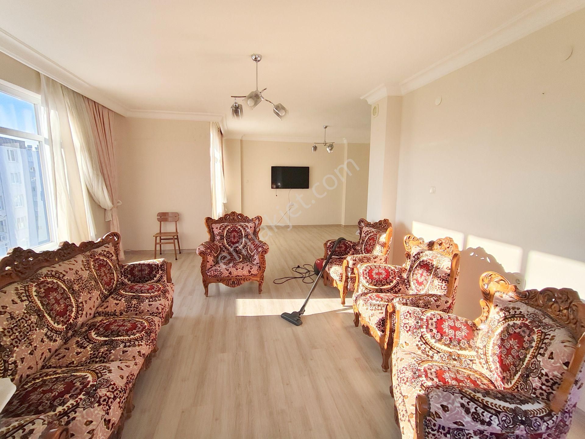 Lemas Emlak : Mezitli Menderes Mah Kiralık Daire