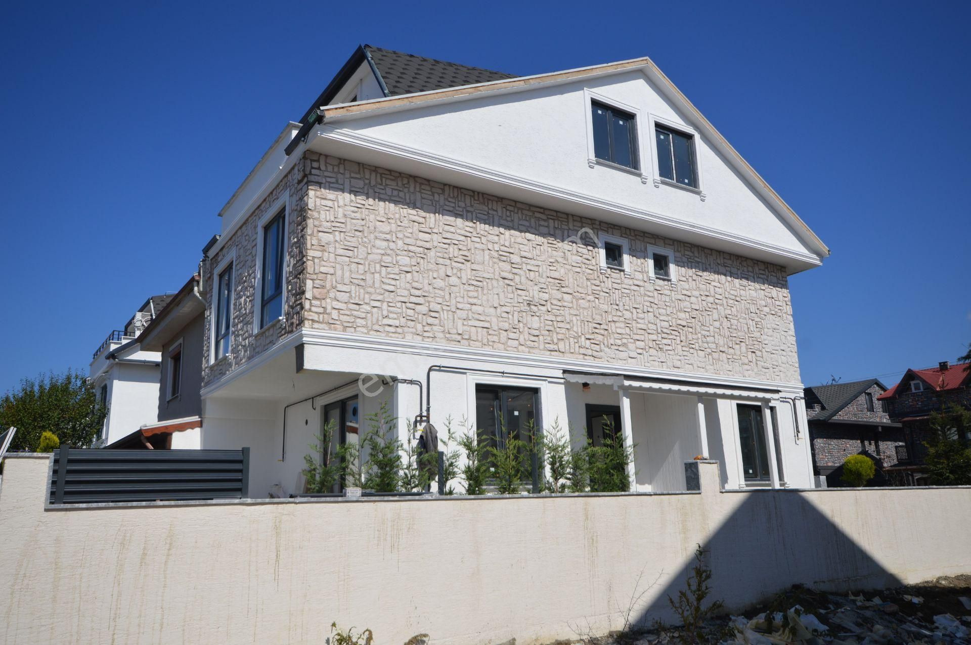 Sakarya Kocaali’de Satılık 3+1 Ferah Bahçeli Otoparklı Modern Villa - Görsel 2