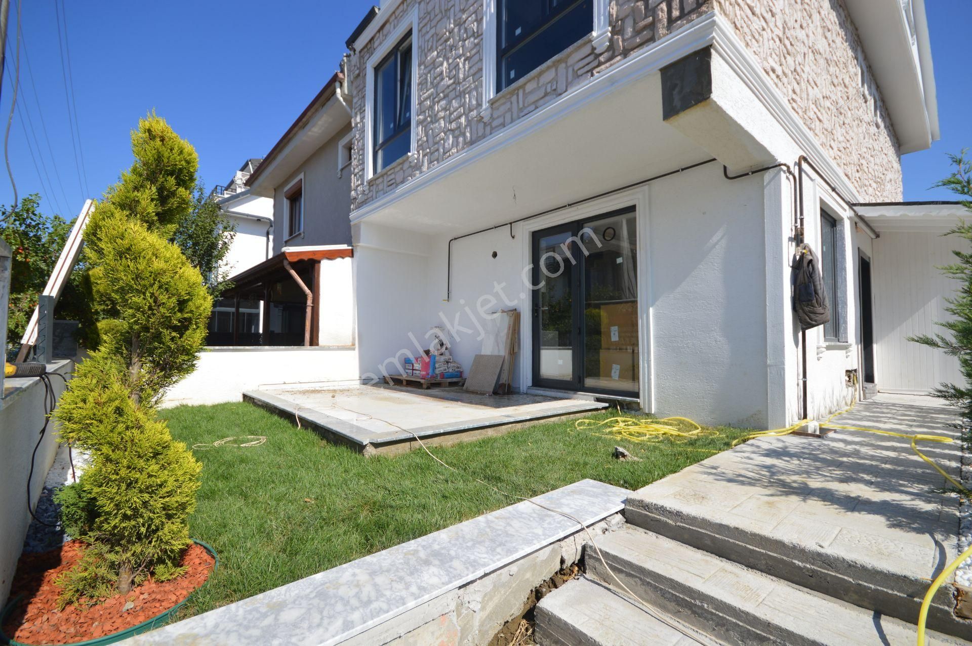 Sakarya Kocaali’de Satılık 3+1 Ferah Bahçeli Otoparklı Modern Villa - Görsel 3