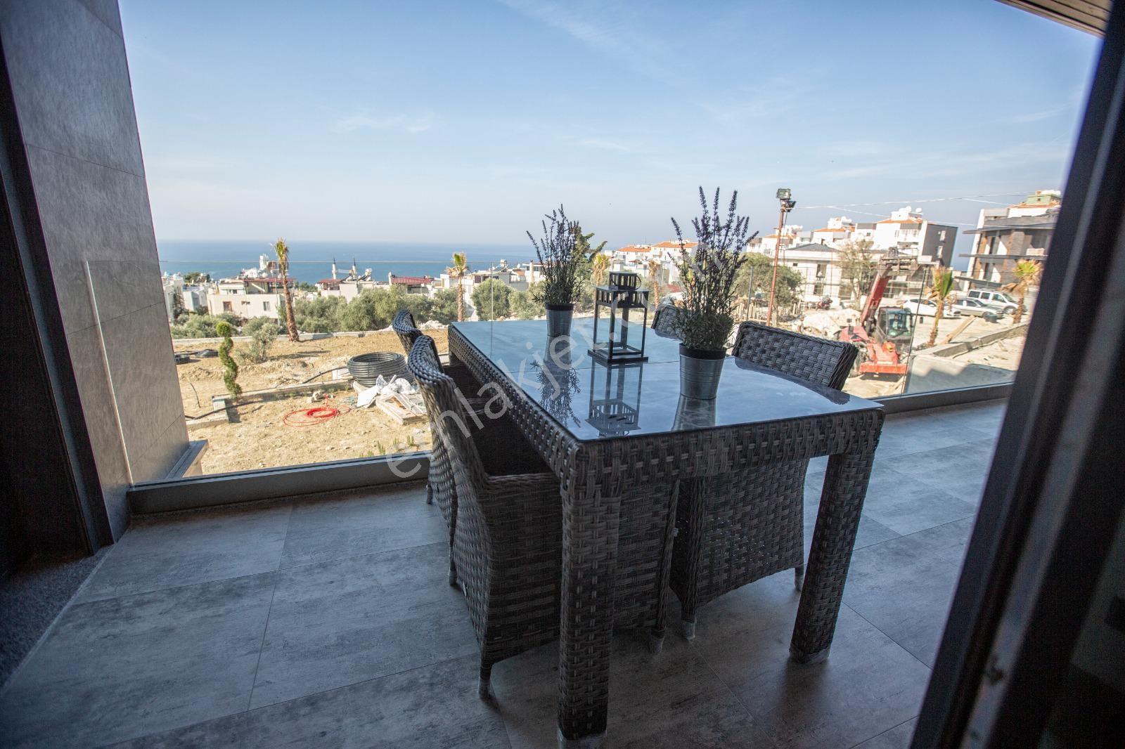 Kuşadası'nda Ful Panoramik Deniz Manzaralı 3+1 150m2 Muhteşem Lux Elit Residans - Görsel 8