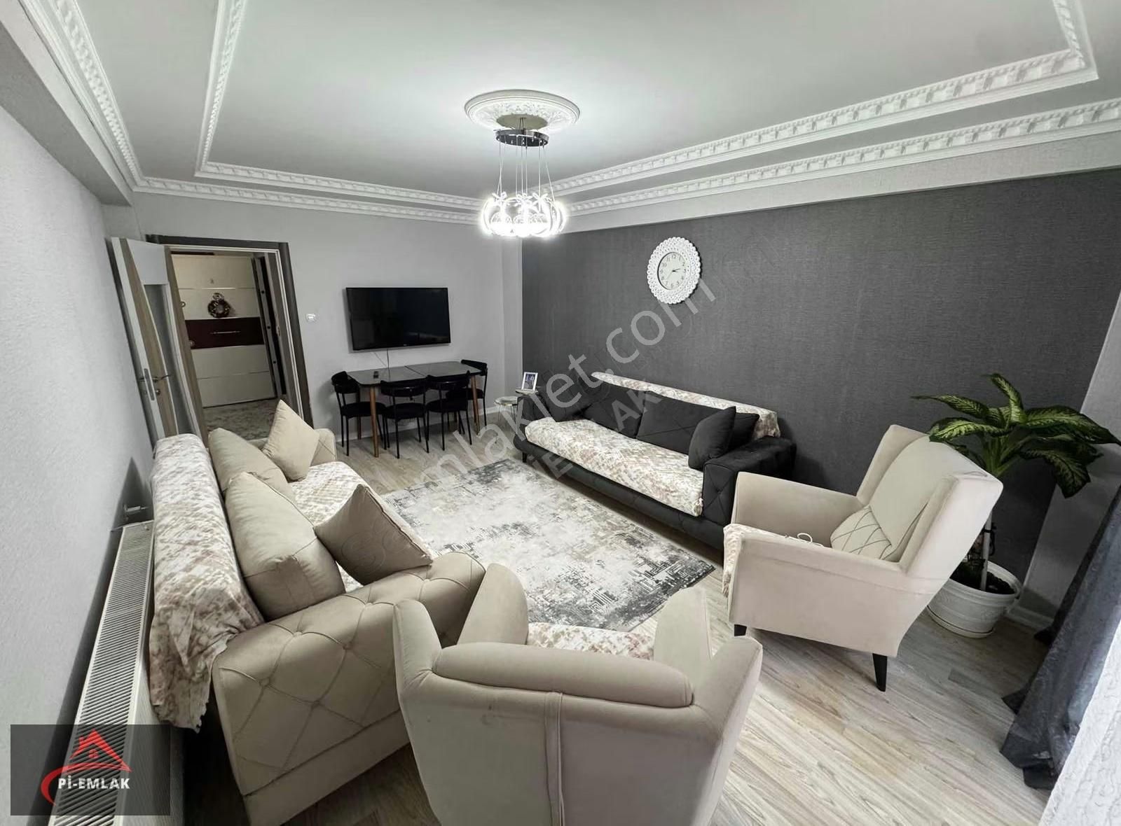 Altındağ Beşikkaya 8. Cadde'de İstanbul Borsa Lisesi Karşısında 3+1