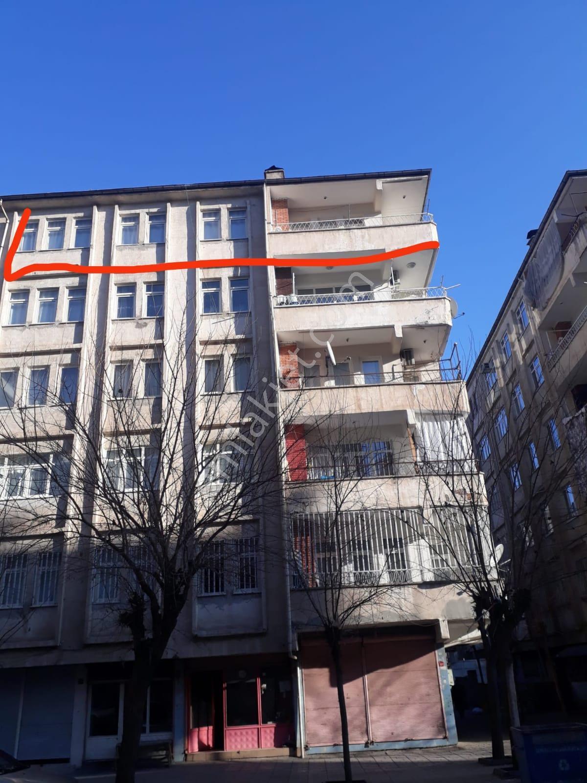 Kaçmaz'dan Mevlana Halit Mahallesinde Fırsat 3+1 Satılık Daire - Görsel 2