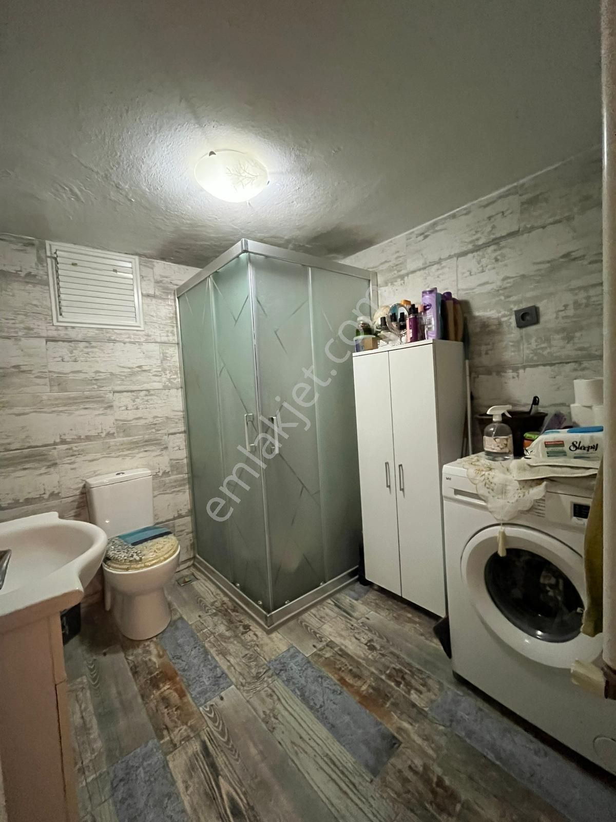 Asil'den Üçkuyularda Cadde Yakını 3+1 Bakımlı Otoparklı Daire - Görsel 12