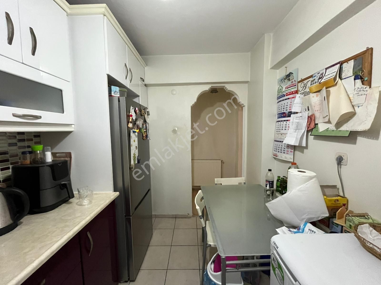 Asil'den Üçkuyularda Cadde Yakını 3+1 Bakımlı Otoparklı Daire - Görsel 6