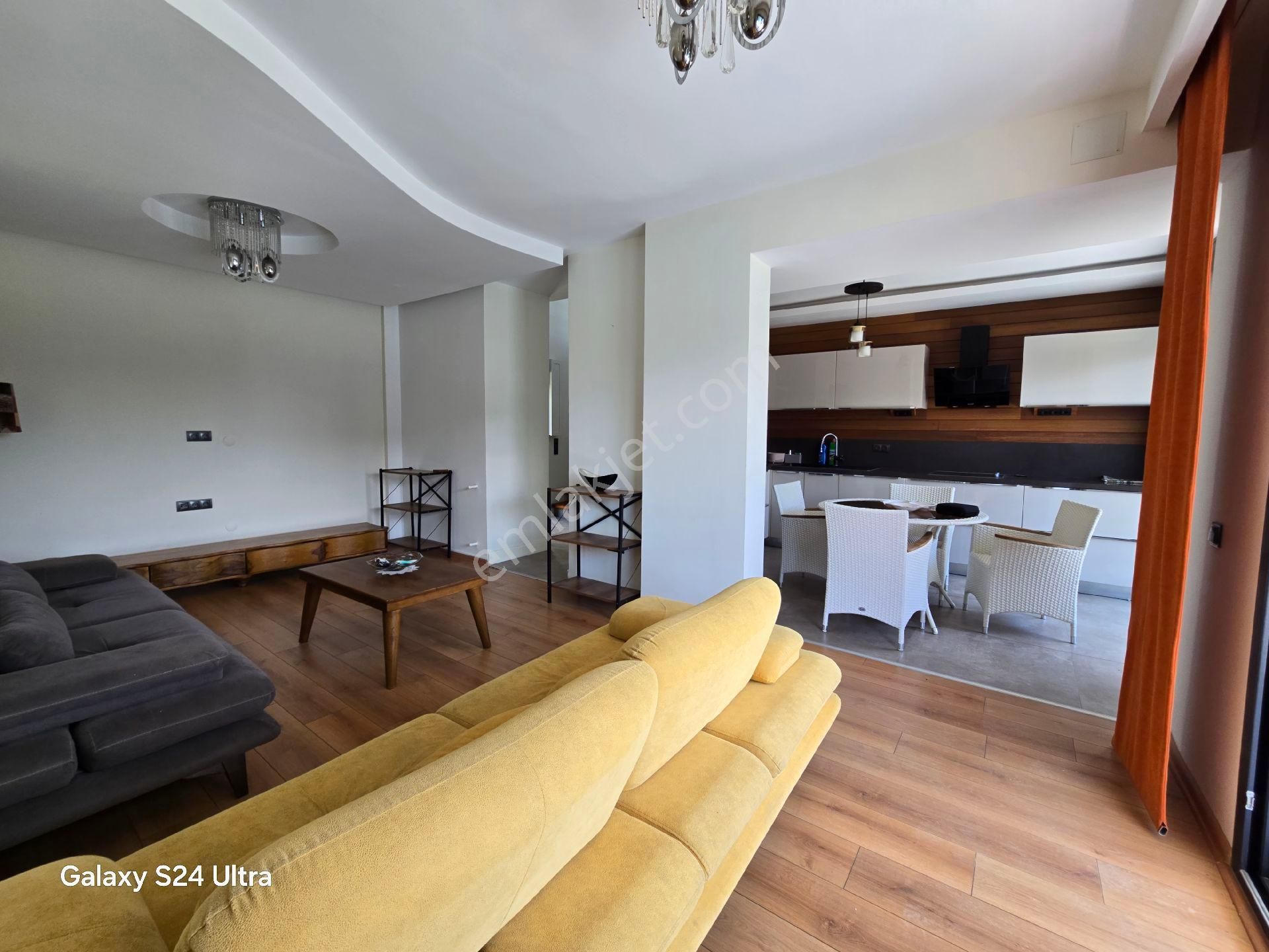 Kuşadası Kadınlar Denizinde Sahile Yürüme Mesafesinde 3+1 140m2 Tek Müstakil Özel Havuzlu - Görsel 13