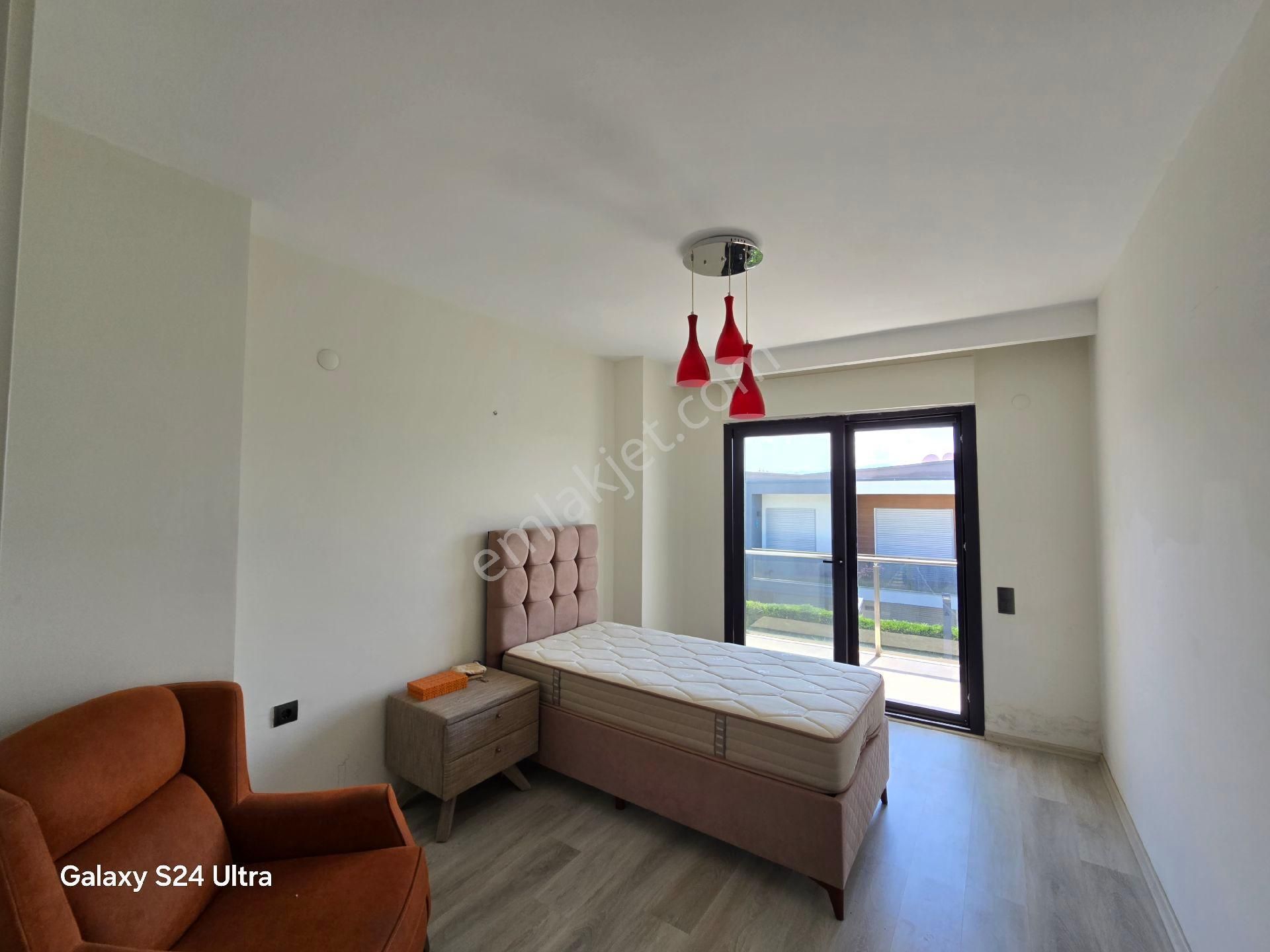 Kuşadası Kadınlar Denizinde Sahile Yürüme Mesafesinde 3+1 140m2 Tek Müstakil Özel Havuzlu - Görsel 27