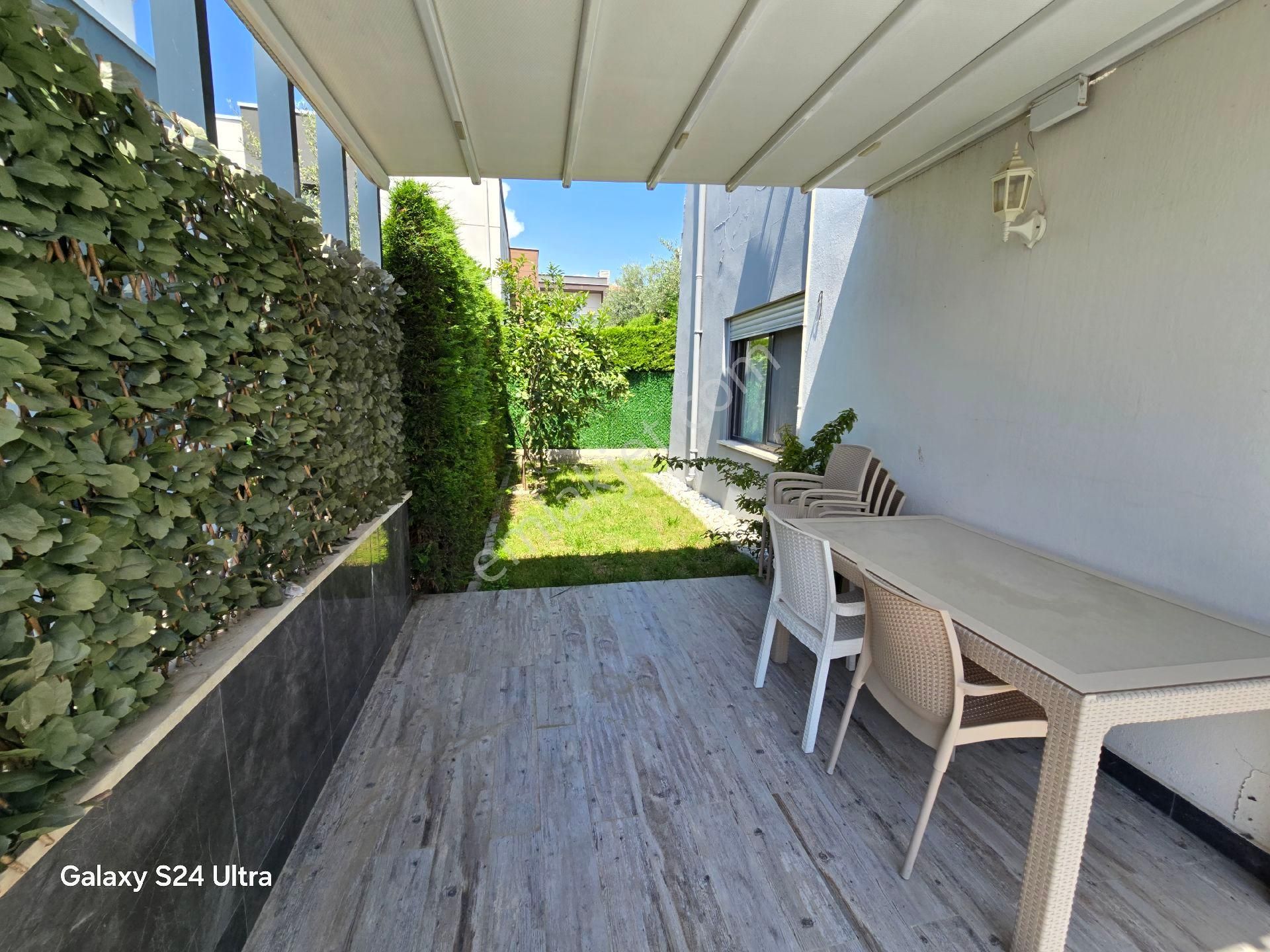 Kuşadası Kadınlar Denizinde Sahile Yürüme Mesafesinde 3+1 140m2 Tek Müstakil Özel Havuzlu - Görsel 7