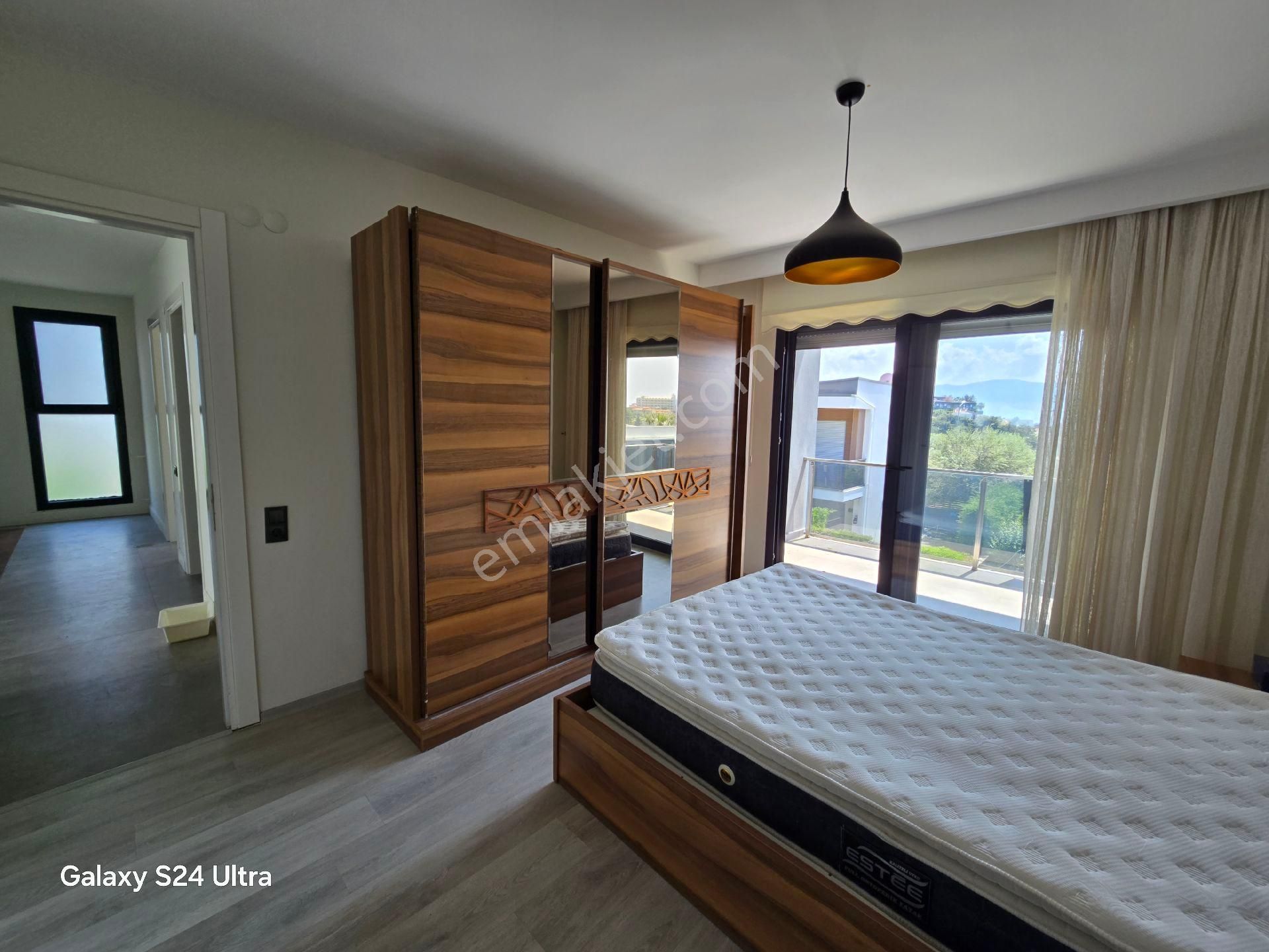 Kuşadası Kadınlar Denizinde Sahile Yürüme Mesafesinde 3+1 140m2 Tek Müstakil Özel Havuzlu - Görsel 21