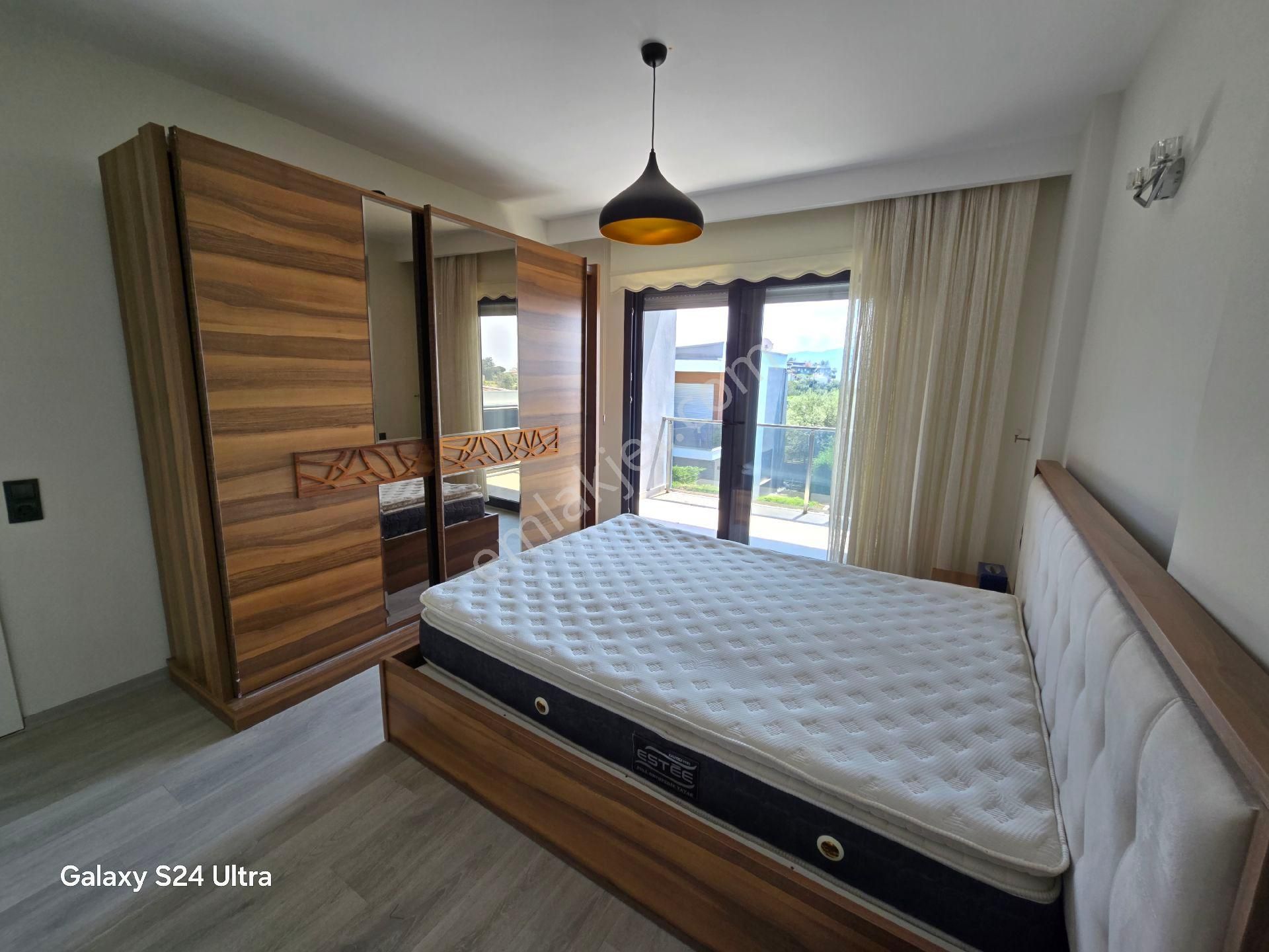 Kuşadası Kadınlar Denizinde Sahile Yürüme Mesafesinde 3+1 140m2 Tek Müstakil Özel Havuzlu - Görsel 29