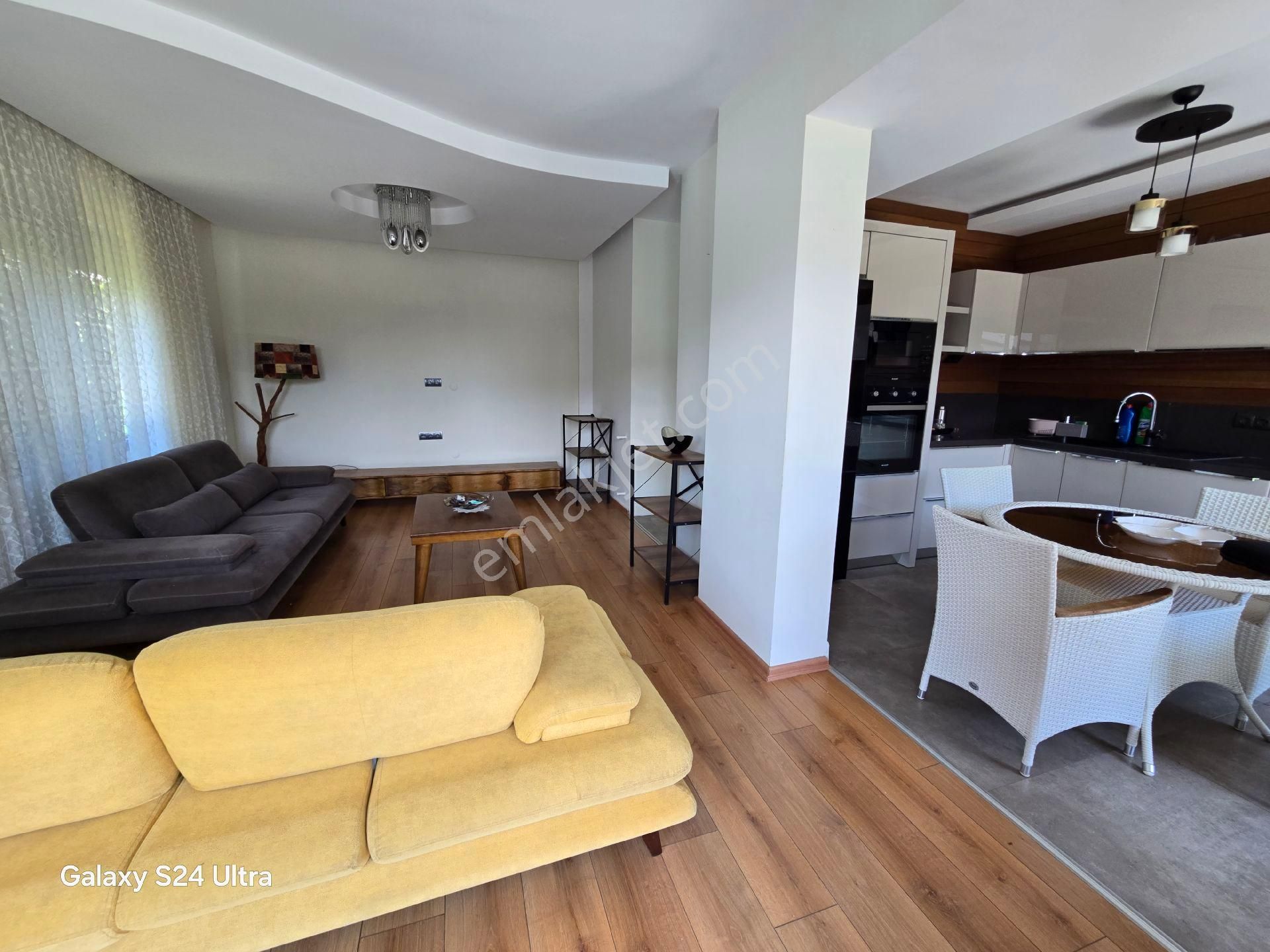 Kuşadası Kadınlar Denizinde Sahile Yürüme Mesafesinde 3+1 140m2 Tek Müstakil Özel Havuzlu - Görsel 6