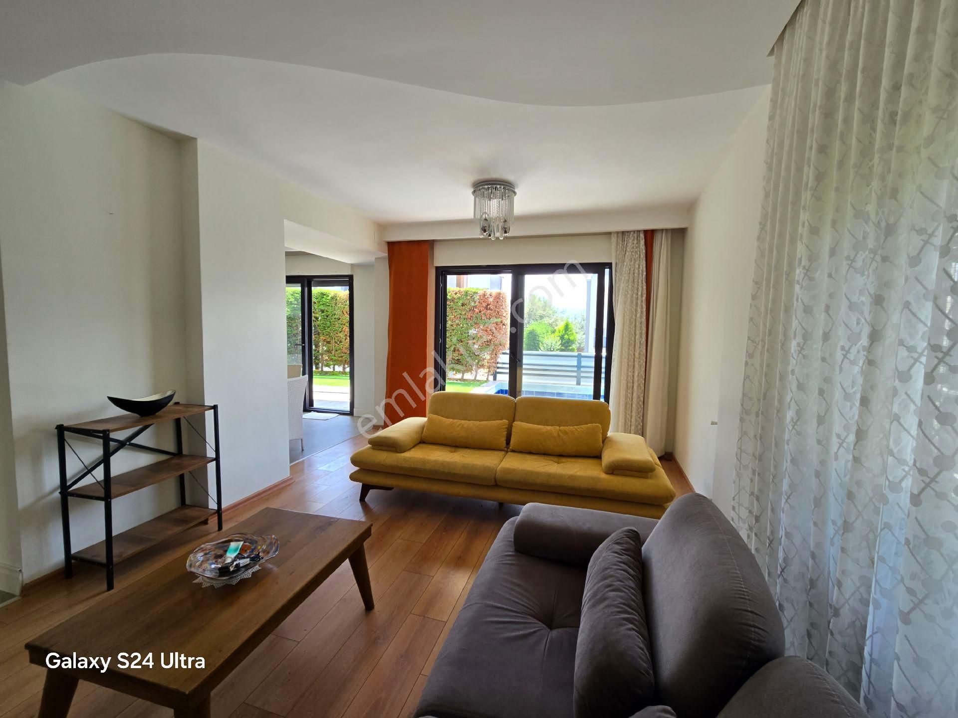 Kuşadası Kadınlar Denizinde Sahile Yürüme Mesafesinde 3+1 140m2 Tek Müstakil Özel Havuzlu - Görsel 12