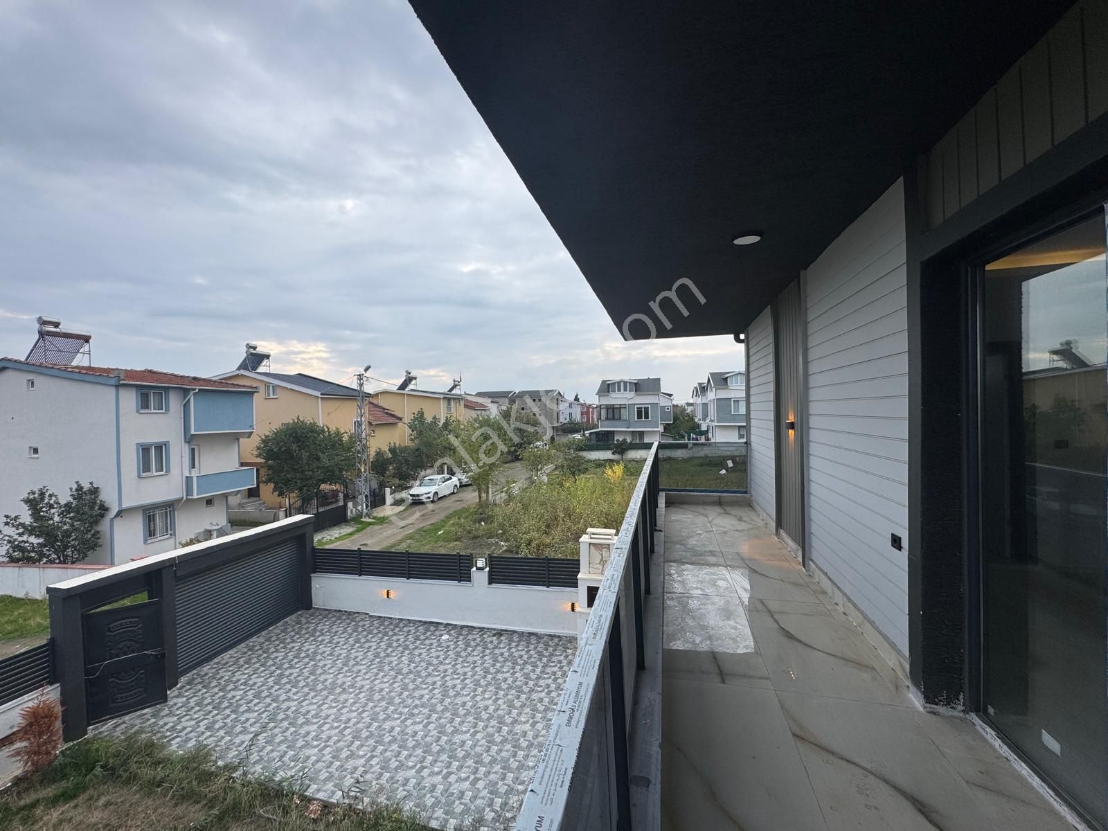 Yeniçiftlik Çeşmelide Lüks 4+1 Bahçeli Deniz Manzaralı Villa - Görsel 22